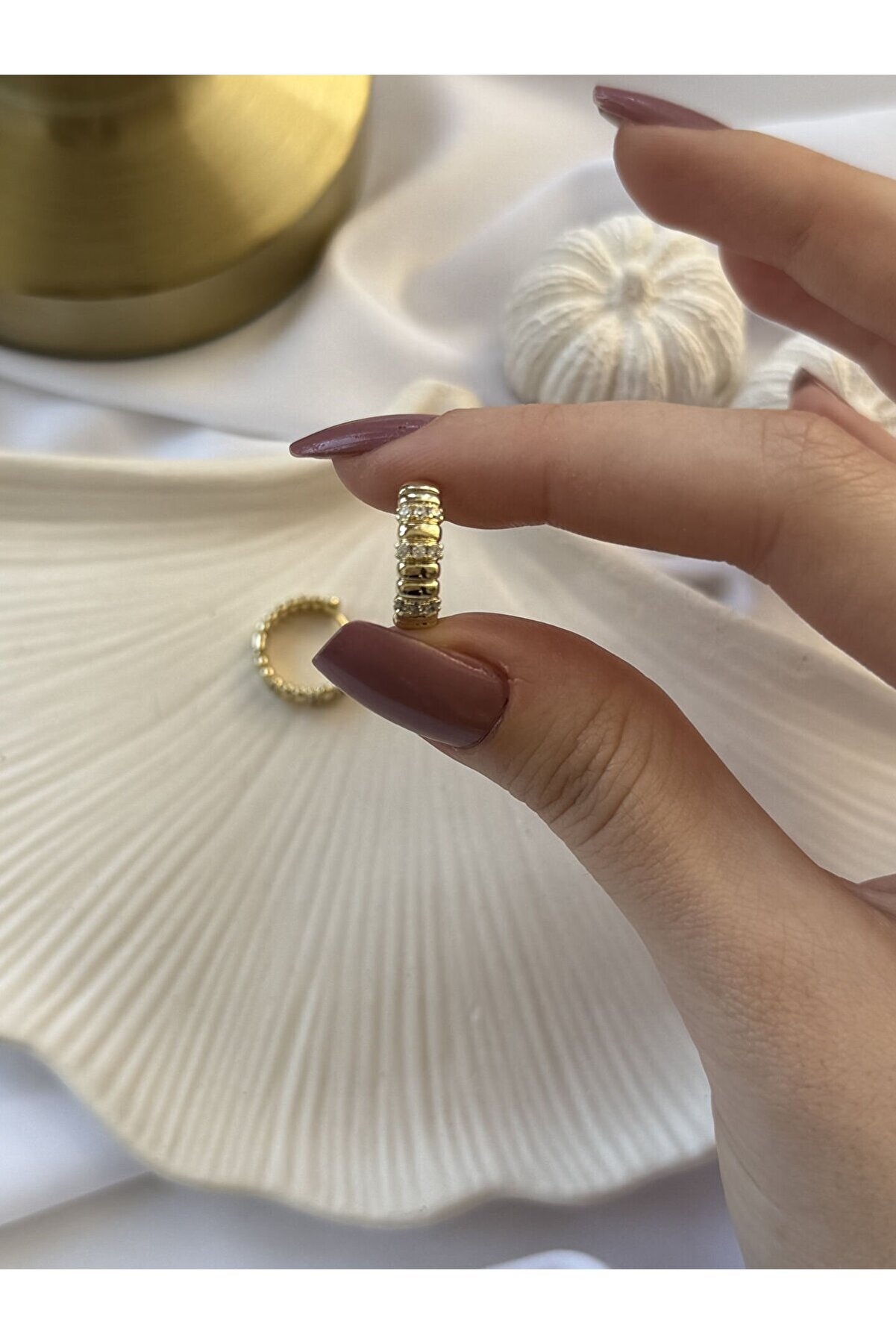 Ateli̇er Emi̇ne Taş Detaylı Çeli̇k Küpe