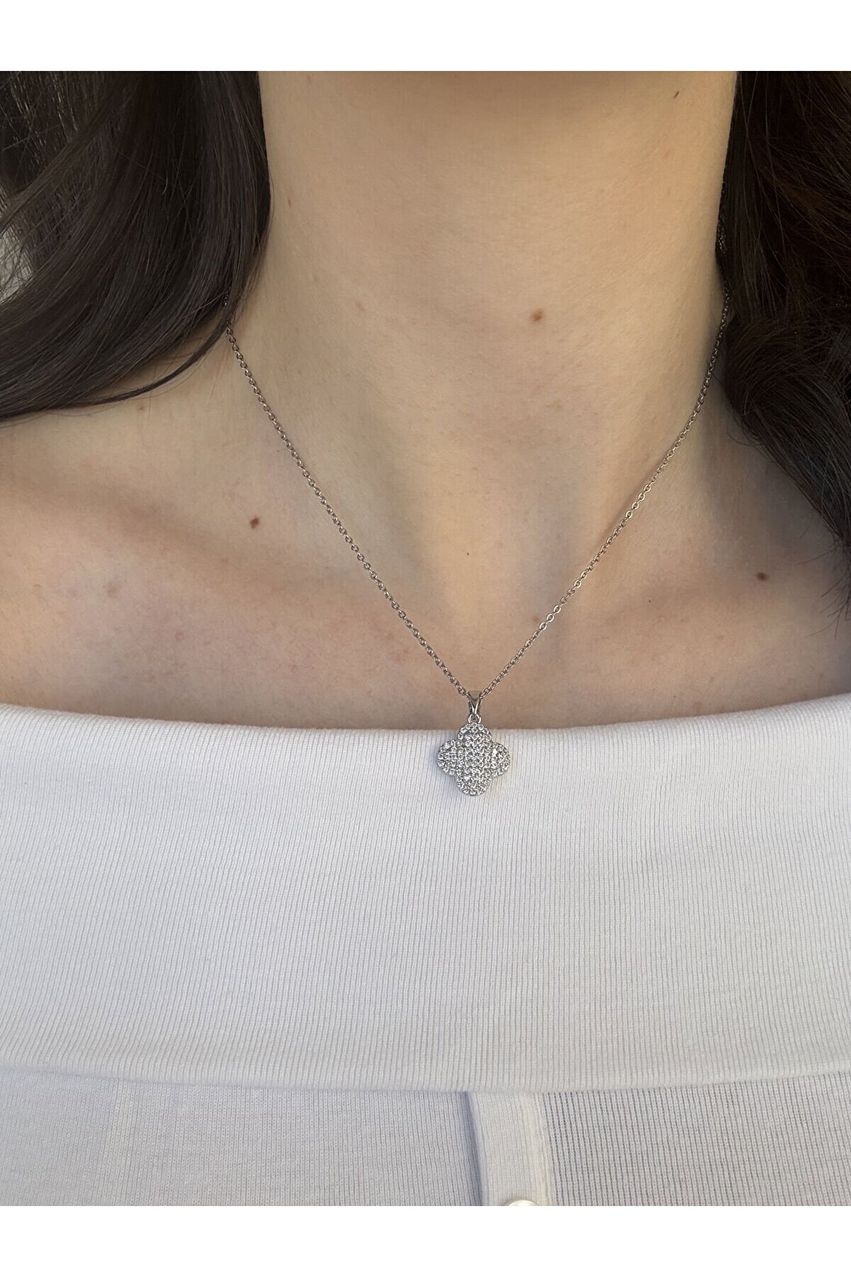 Ateli̇er Emi̇ne Taş Kaplama Yonca Kolye