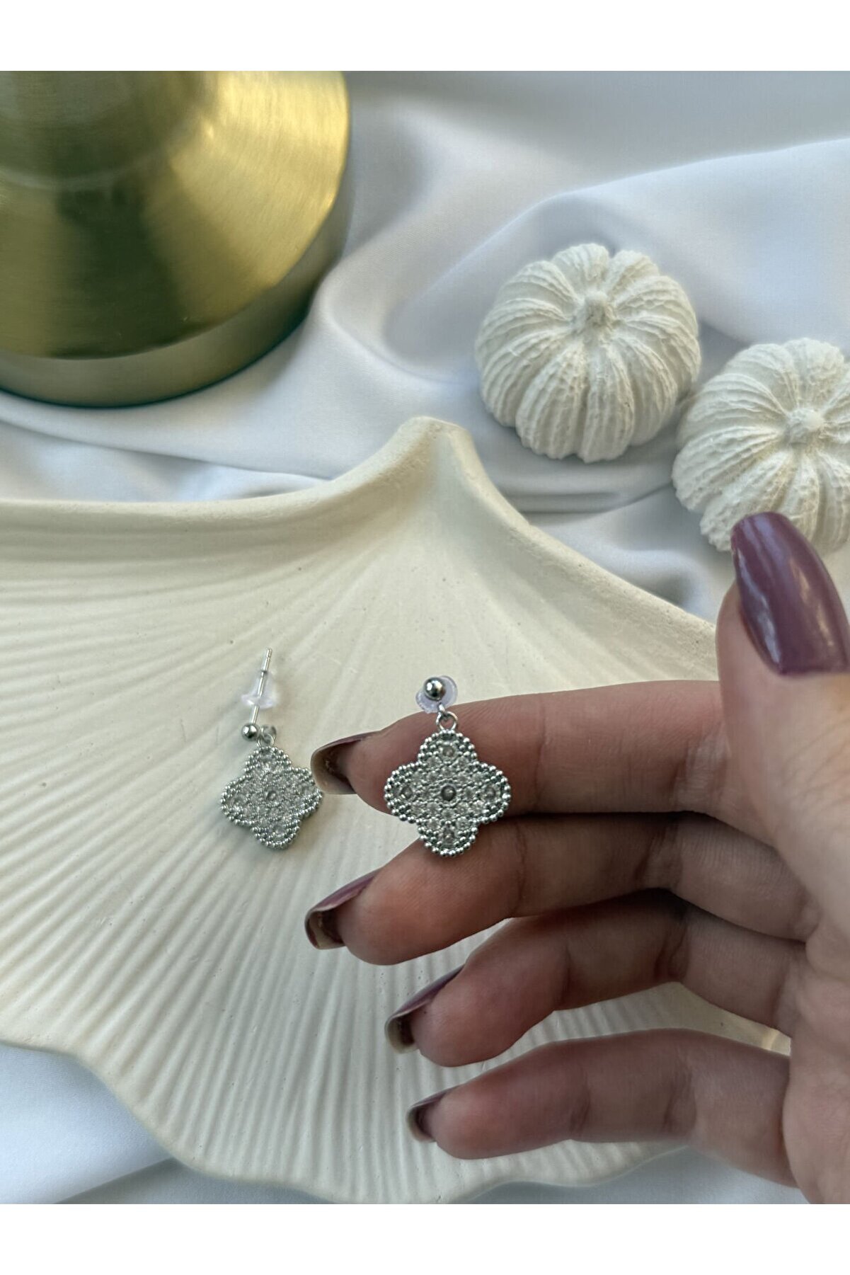 Ateli̇er Emi̇ne Gümüş Yonca Küpe