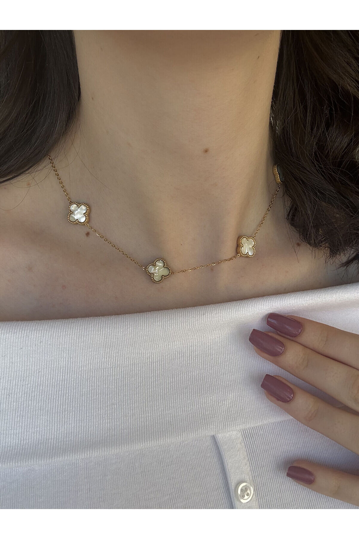 Ateli̇er Emi̇ne Beyaz Mi̇neli̇ Yonca Kolye