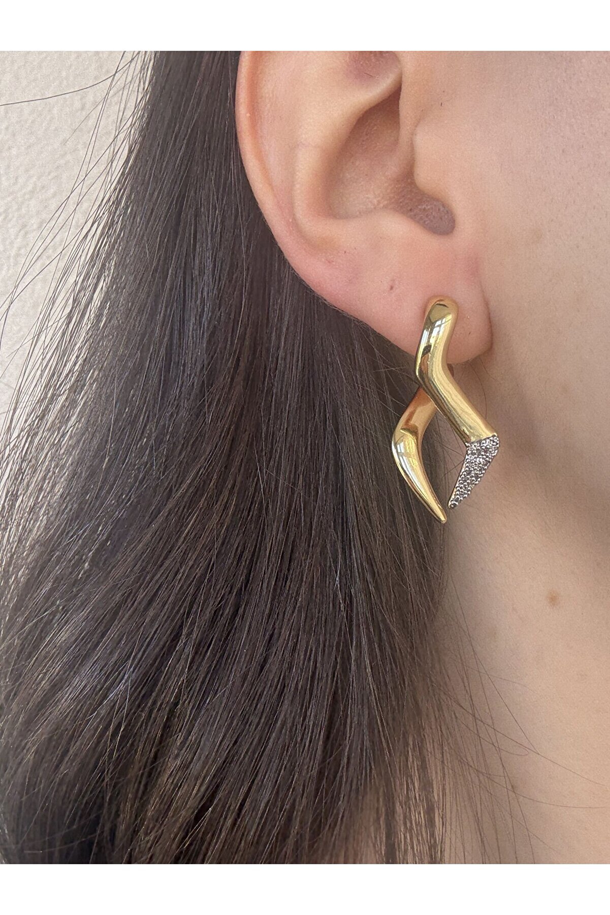 Ateli̇er Emi̇ne Zi̇rkon Tasarım Küpe