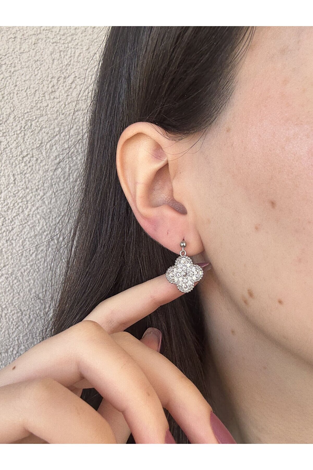 Ateli̇er Emi̇ne Gümüş Yonca Küpe