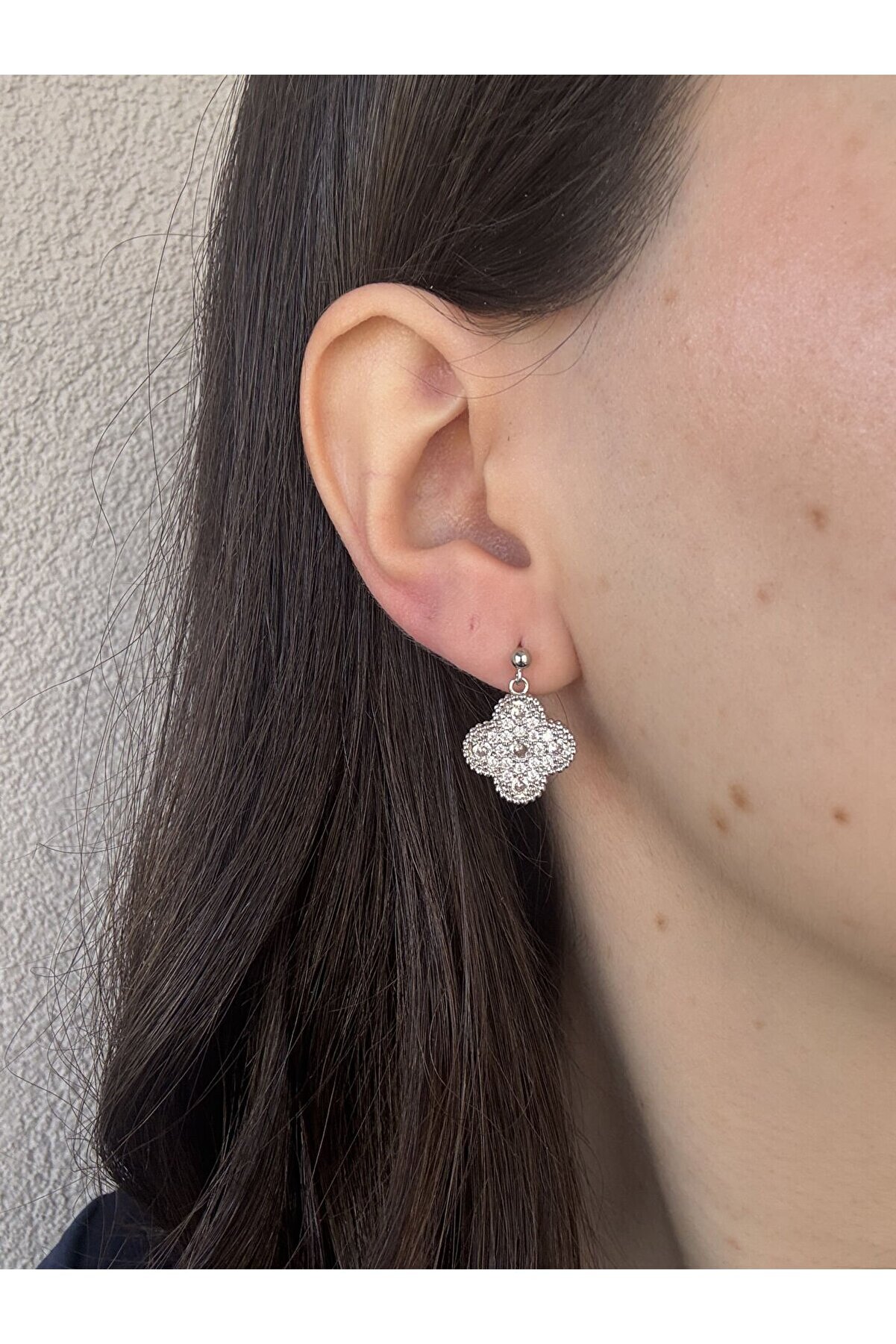 Ateli̇er Emi̇ne Gümüş Yonca Küpe