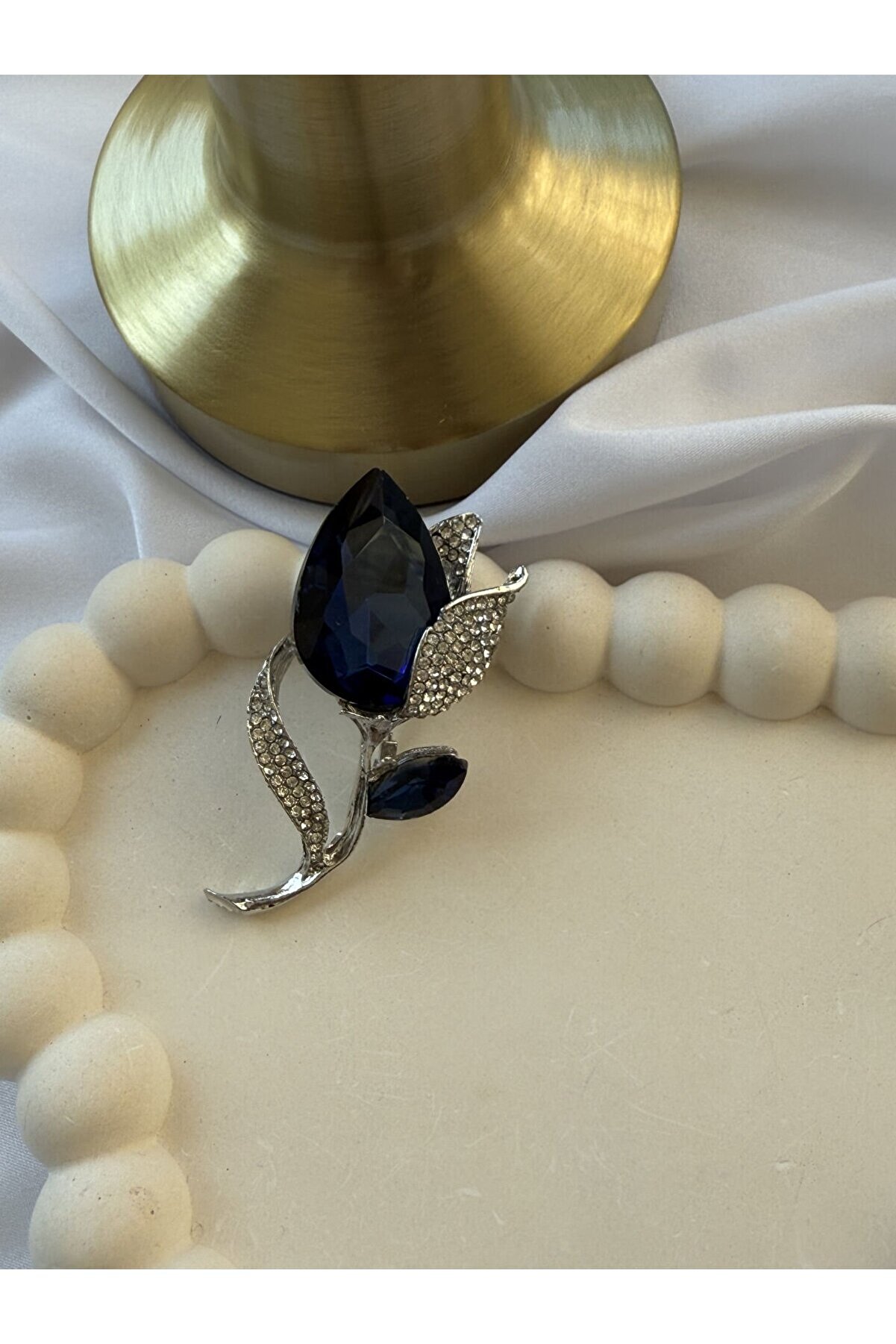 Ateli̇er Emi̇ne Mavi̇ Lale Moti̇f Broş