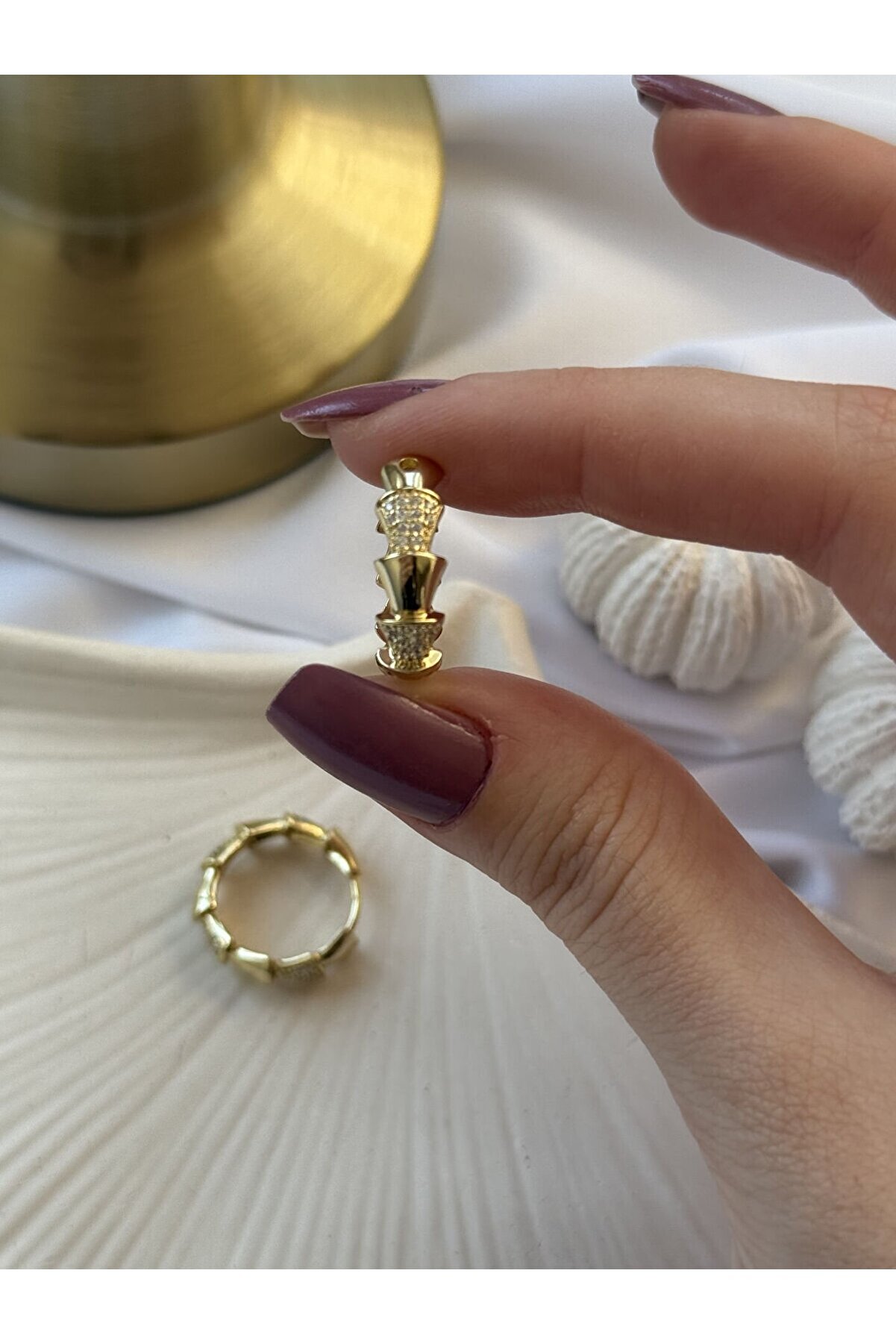 Ateli̇er Emi̇ne Üçgen Di̇zi̇si̇ Çeli̇k Küpe