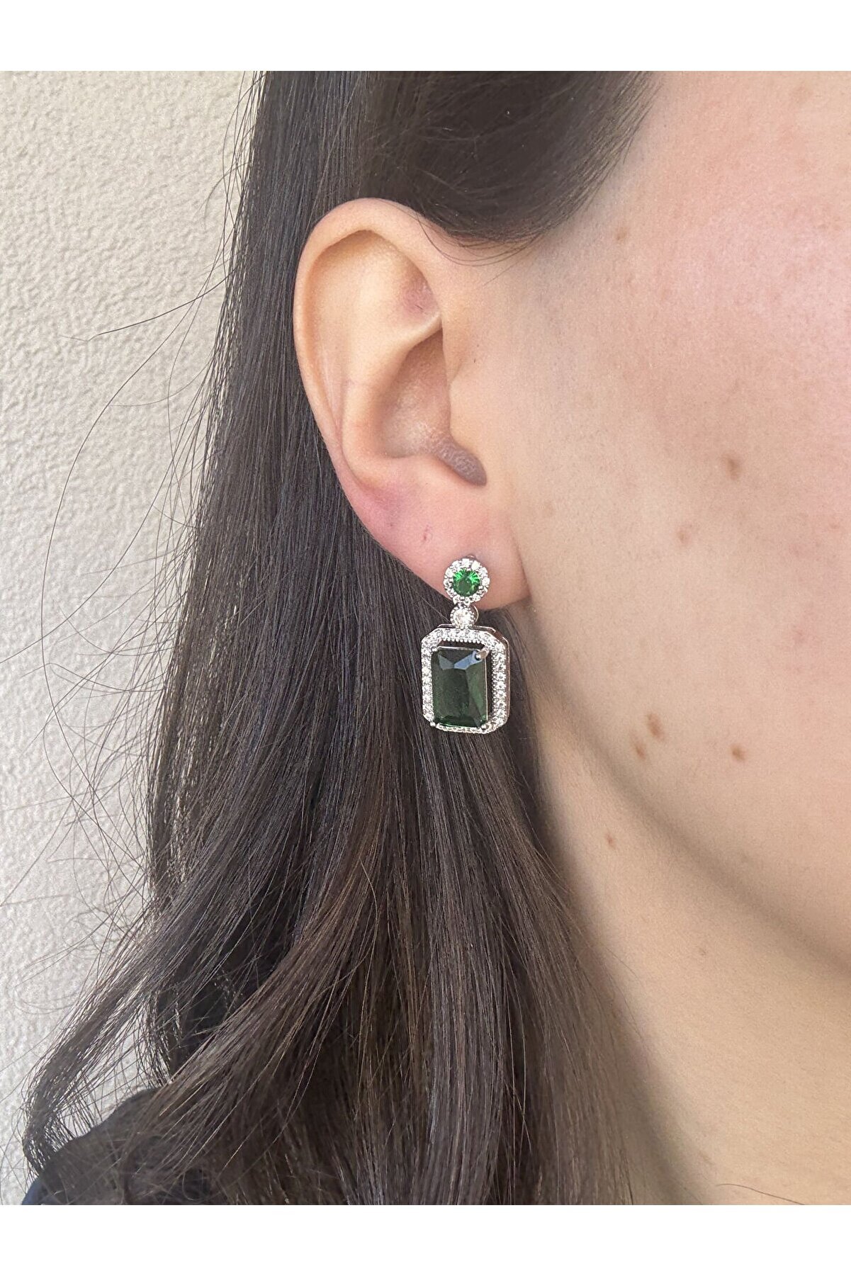 Ateli̇er Emi̇ne Yaşi̇l Zümrüt Baget Küpe