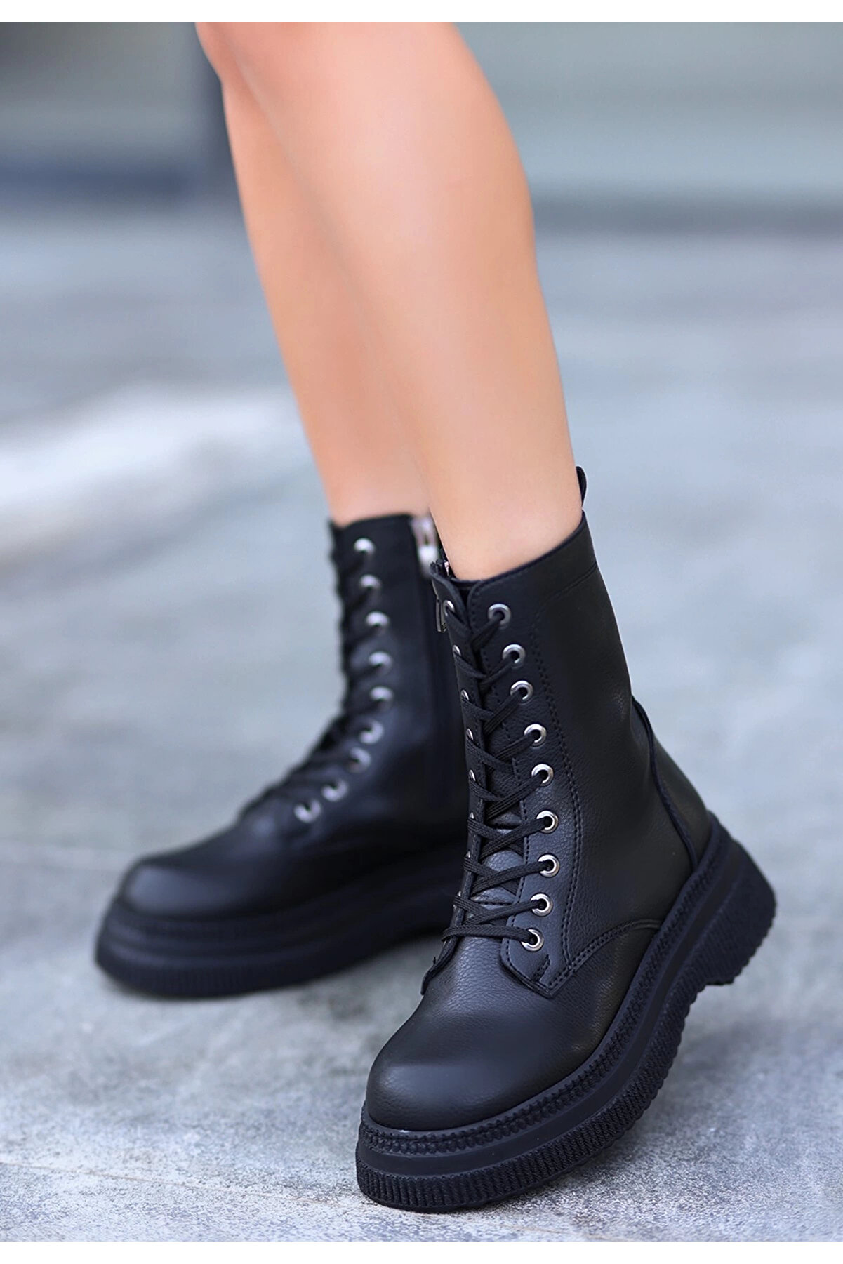 Buti̇k Roxan Si̇yah Ci̇lt Bağcıklı Bot