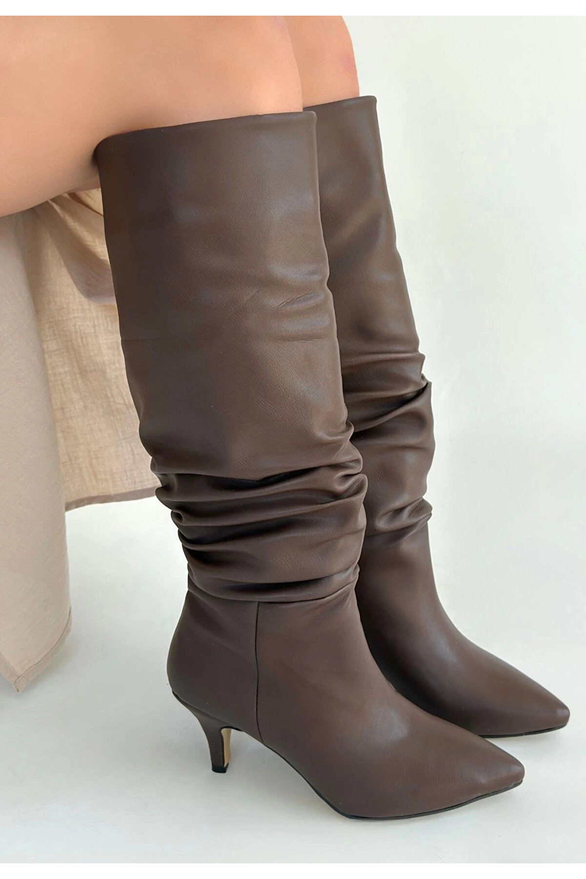 Buti̇k Zelya Kahverengi̇ Ci̇lt Topuklu &Ccedil;i̇zme