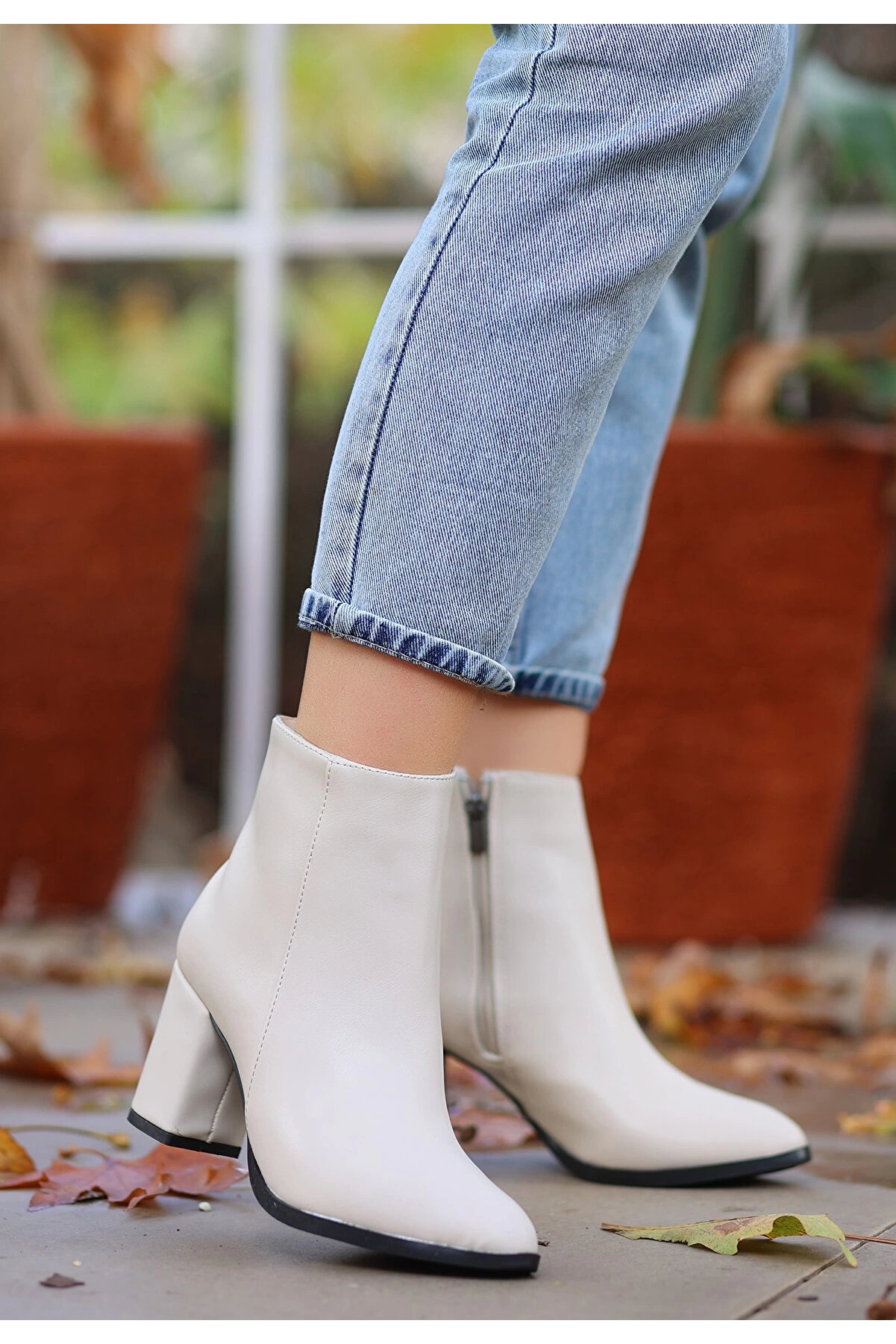 Buti̇k Bi̇ya Bej Ci̇lt Topuklu Bot