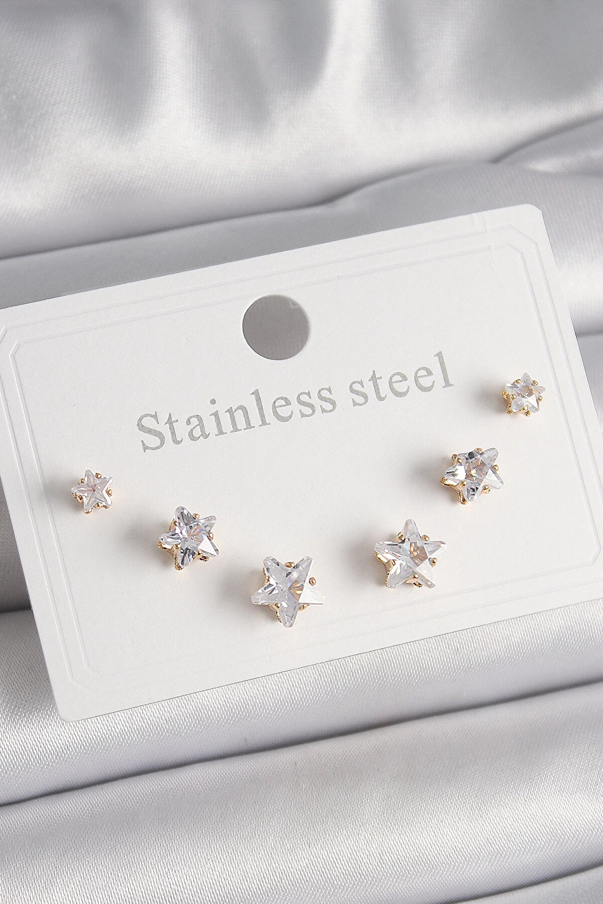 Buti̇k 316L &Ccedil;eli̇k Gold Renk Zi̇rkon Taşlı Yıldız Model Kadın K&uuml;pe Seti̇