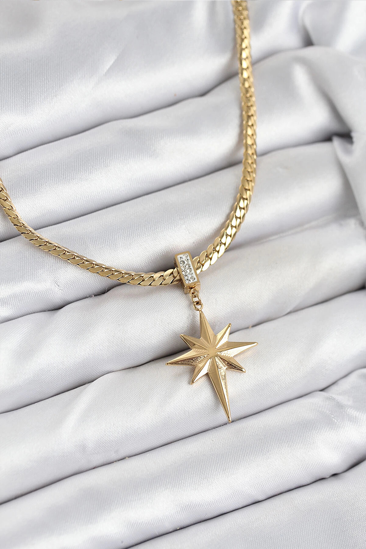 Buti̇k 316L &Ccedil;eli̇k Zi̇nci̇r Gold Renk Kutup Yıldızı Model Kadın Kolye