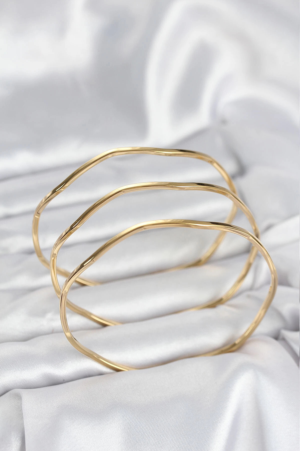 Buti̇k 316L &Ccedil;eli̇k Gold Renk 65 Mm Ajda Zi̇kzak Model 3L&uuml; Kadın Bi̇lekli̇k