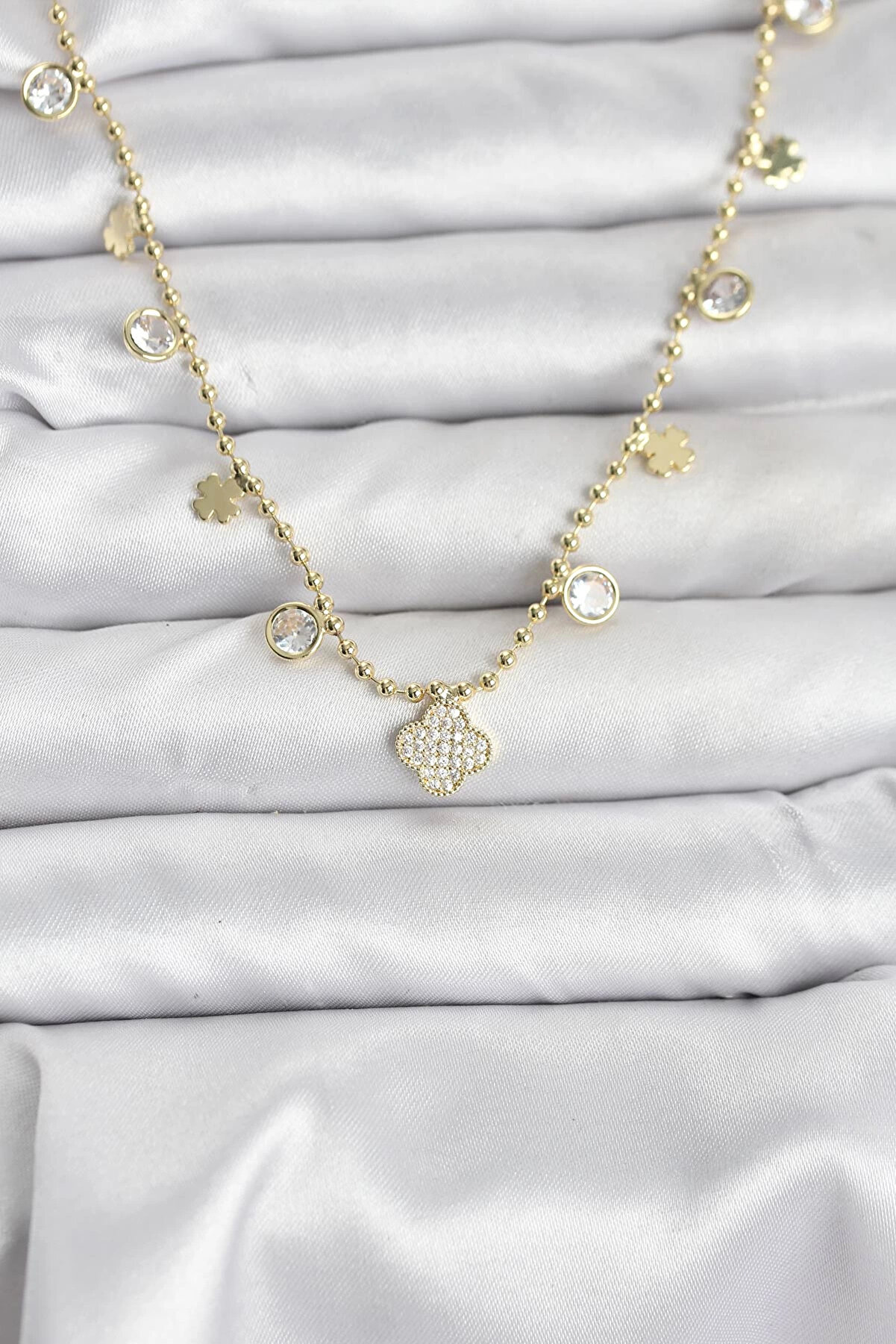 Clari̇ss Pi̇ri̇n&ccedil; Gold Renk Yonca Model Kadın Kolye