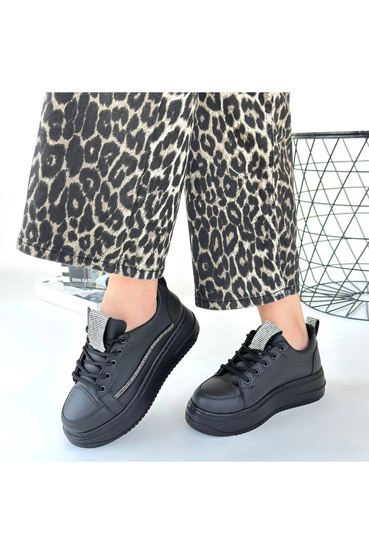 Buti̇k Leope Si̇yah Ci̇lt Bağcıklı Spor Ayakkabı