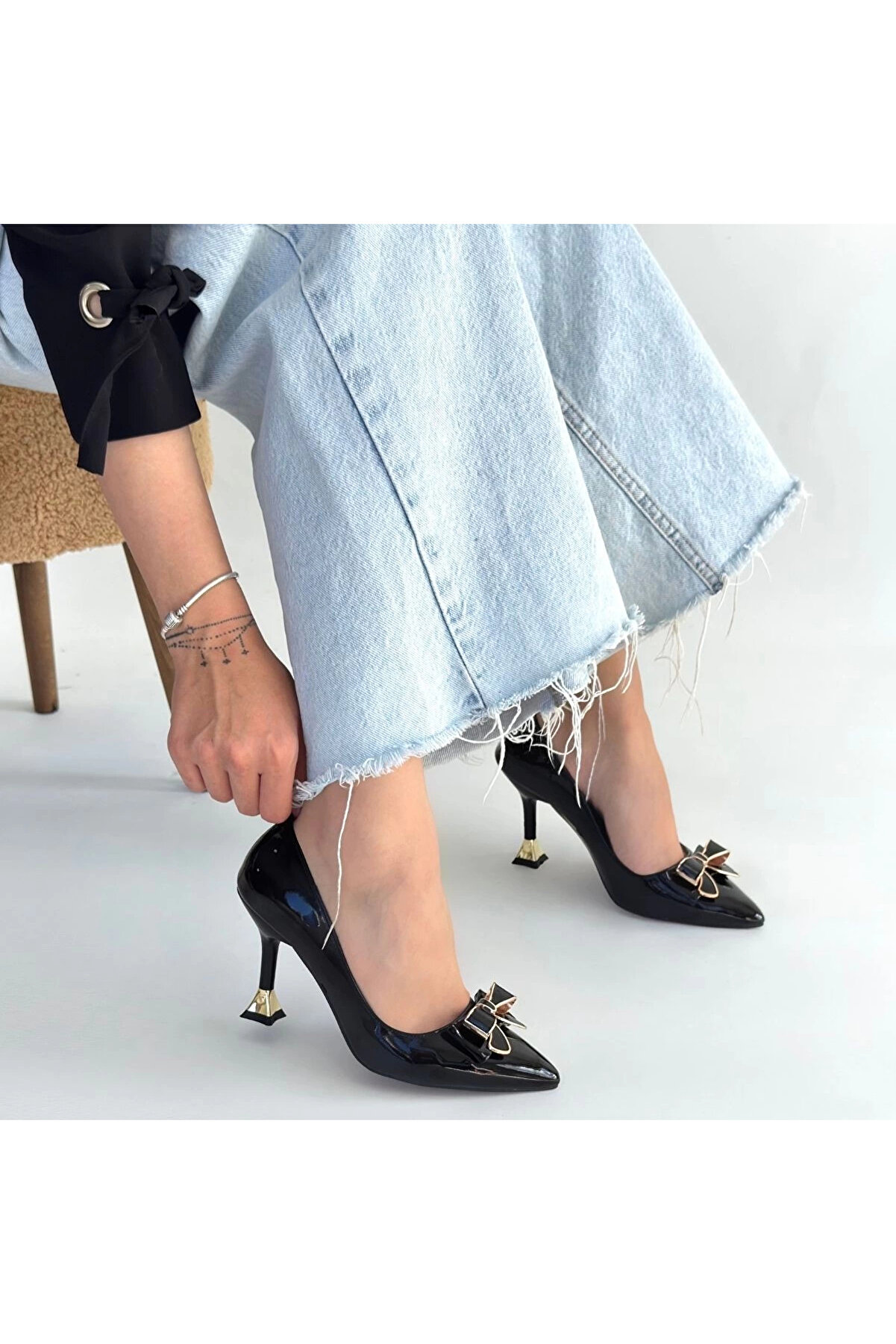 Buti̇k Coby Si̇yah Rugan Topuklu Ayakkabı
