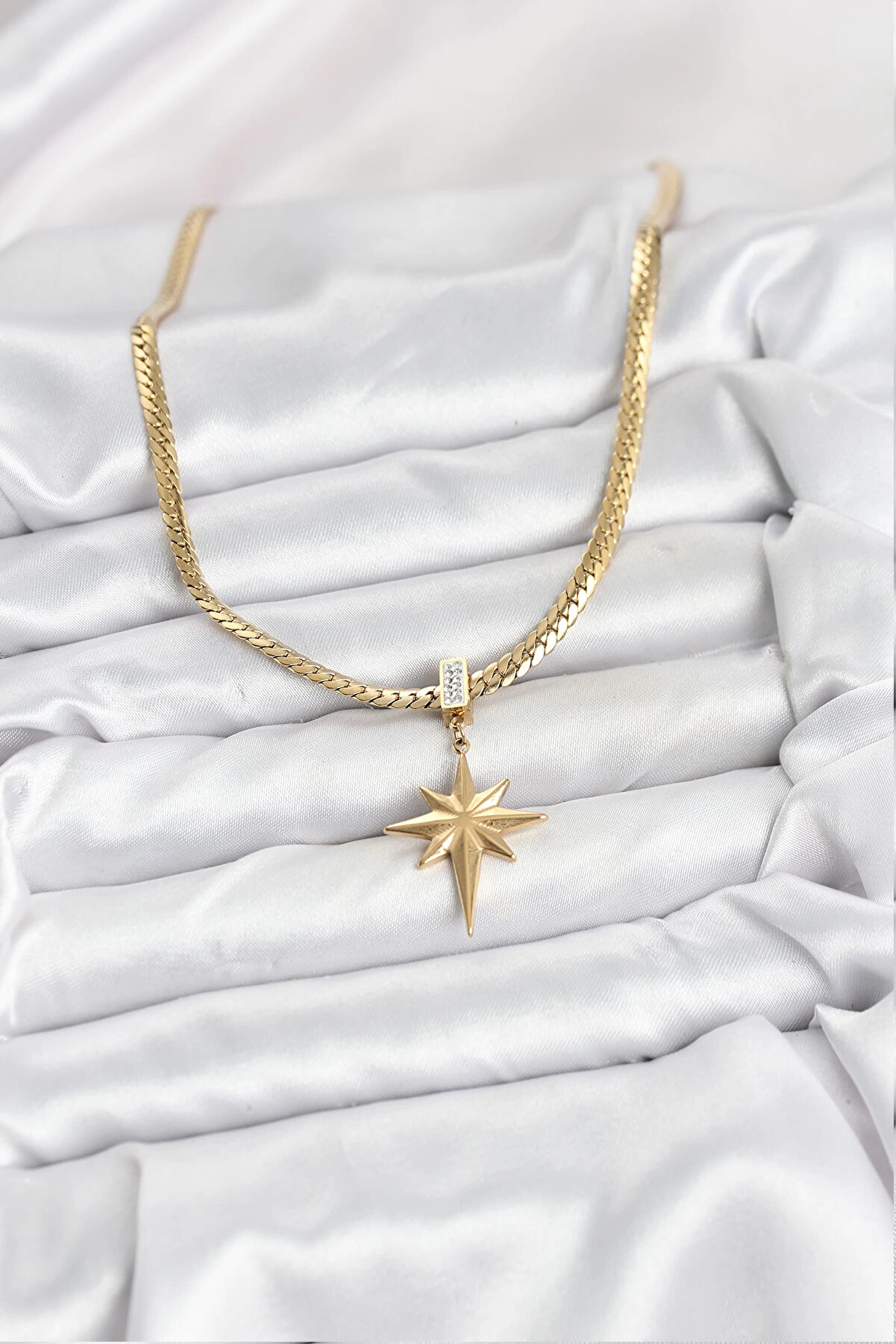 Buti̇k 316L &Ccedil;eli̇k Zi̇nci̇r Gold Renk Kutup Yıldızı Model Kadın Kolye