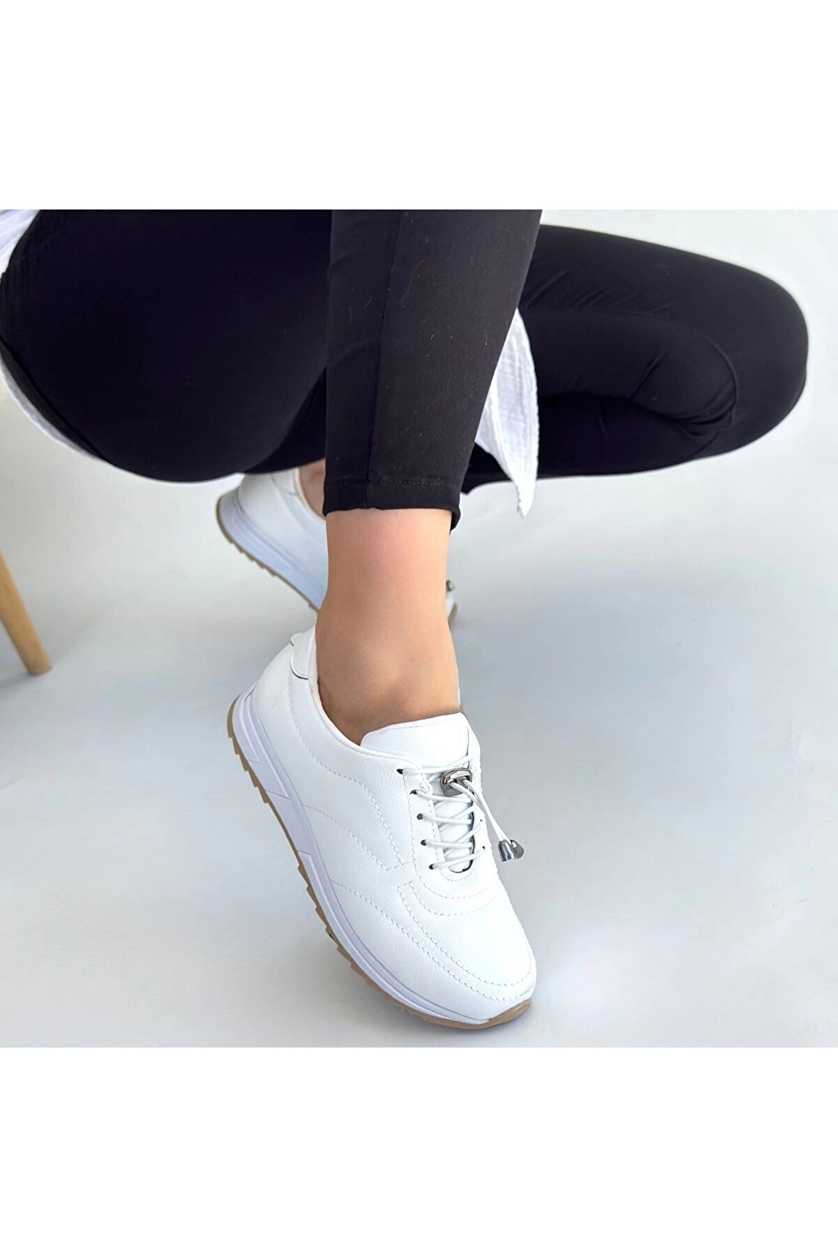 Buti̇k Fi̇nna Beyaz Ci̇lt Bağcıklı Spor Ayakkabı