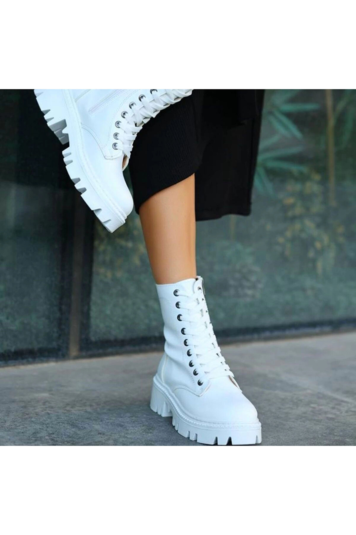Buti̇k Flona Beyaz Ci̇lt Bağcıklı Bot