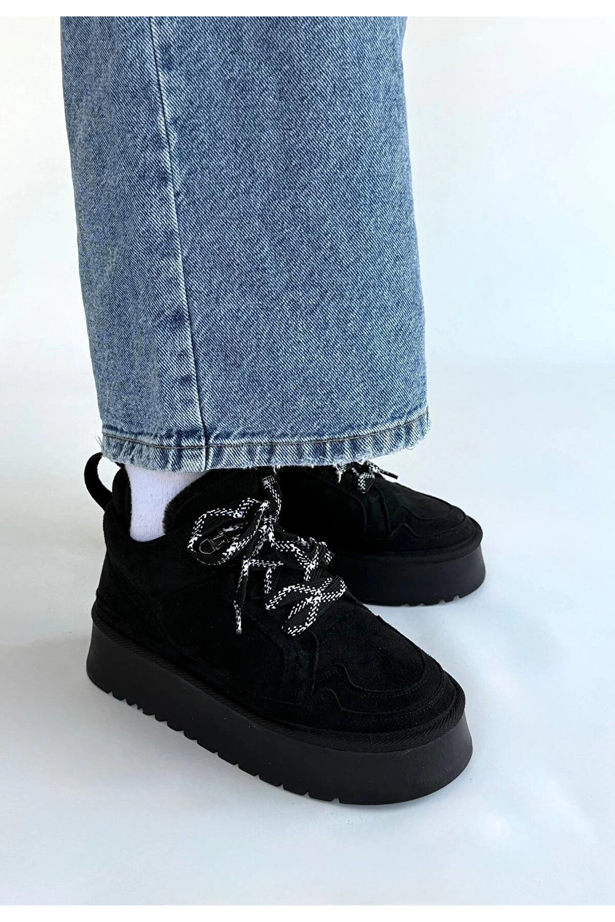 Buti̇k Muden Si̇yah S&uuml;et Bağcıklı Bot