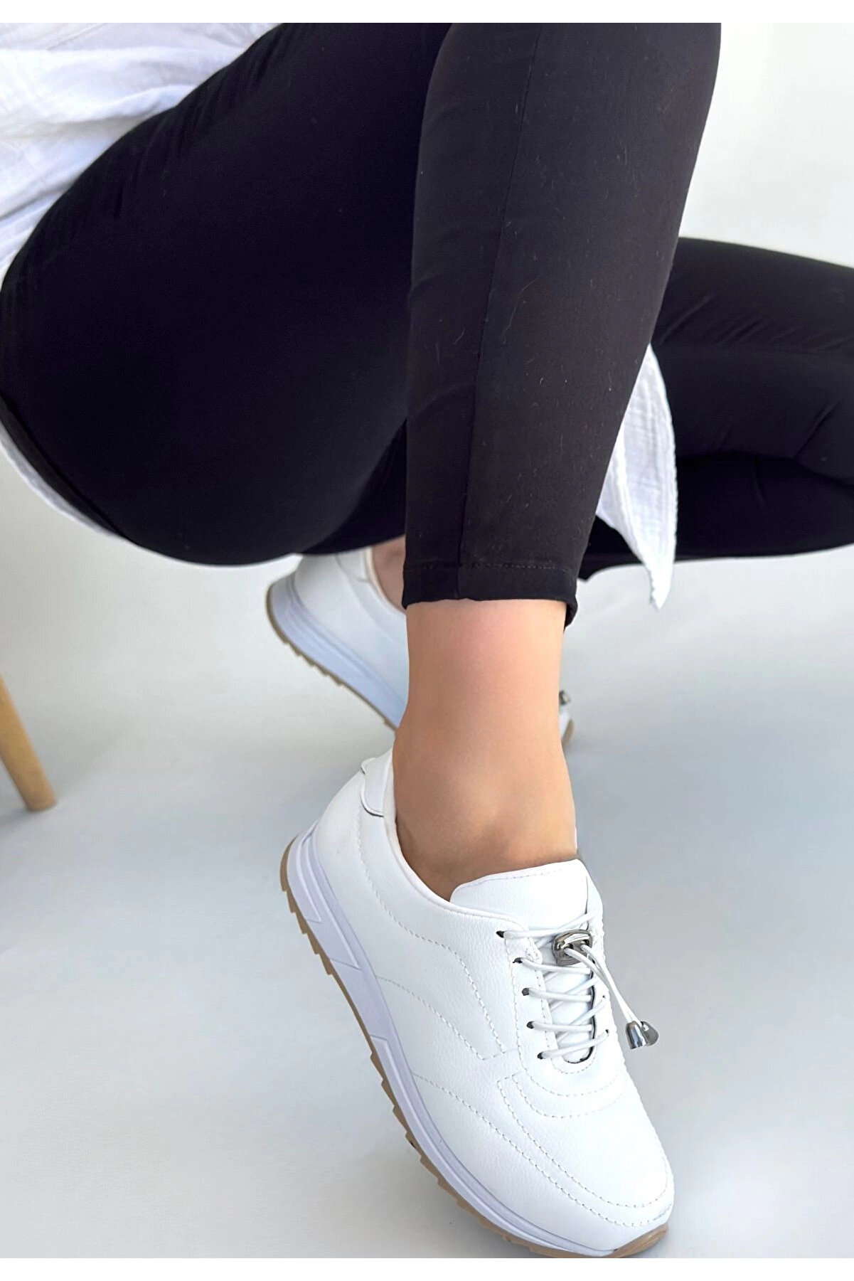 Buti̇k Fi̇nna Beyaz Ci̇lt Bağcıklı Spor Ayakkabı
