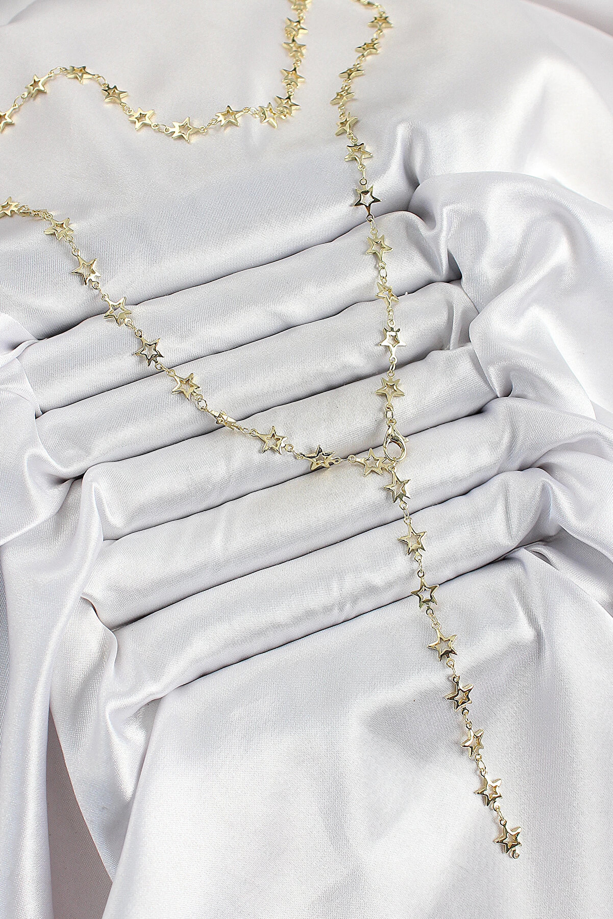 Buti̇k Pi̇ri̇n&ccedil; Gold Renk Yıldızlı Kadın Y Kolye