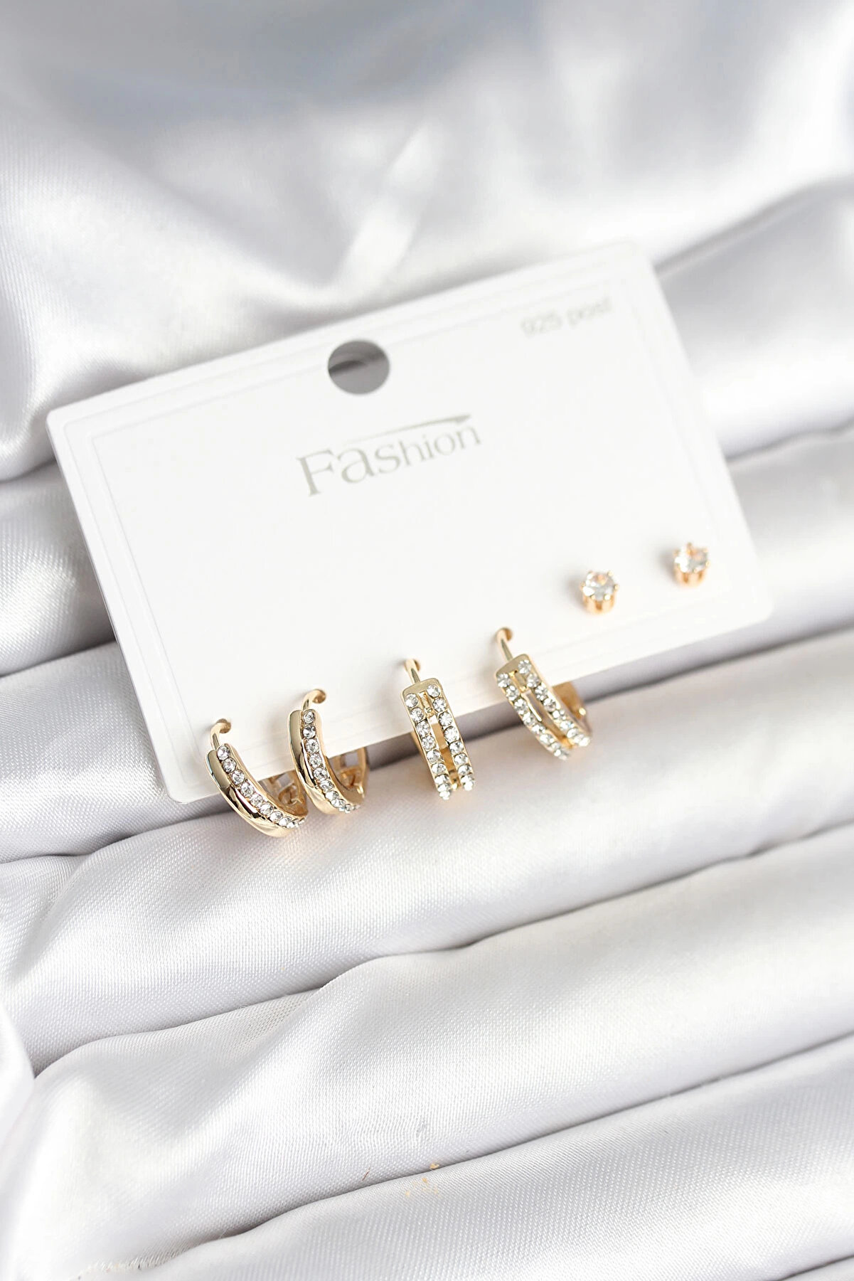 Buti̇k Pi̇ri̇n&ccedil; Gold Renk Zi̇rkon Taşlı 925 G&uuml;m&uuml;ş &Ccedil;i̇vi̇li̇ Kadın K&uuml;pe Seti̇