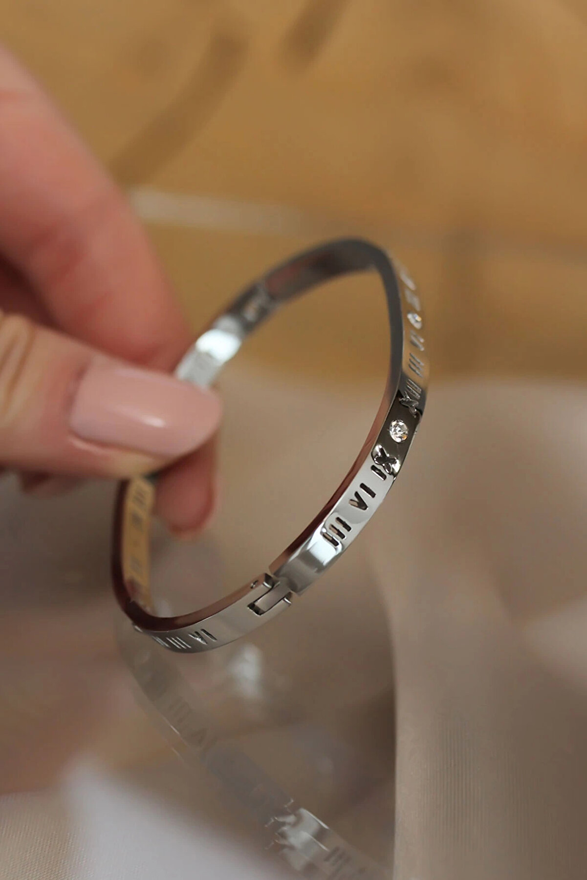 Buti̇k 316L &Ccedil;eli̇k Roma Rakamlı Si̇lver Renk Bi̇lezi̇k Kelep&ccedil;e