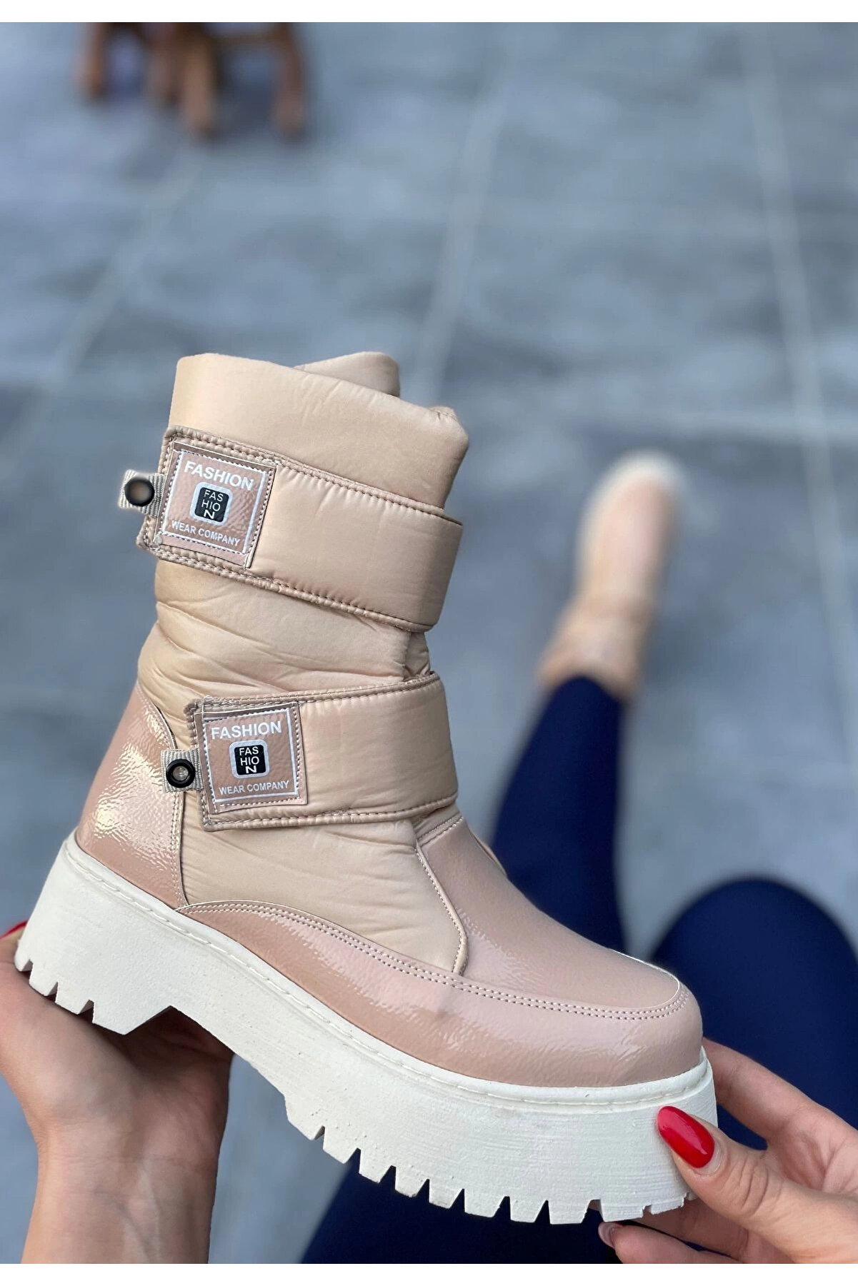 Buti̇k Mi̇ah Nude Rugan Kar Bot