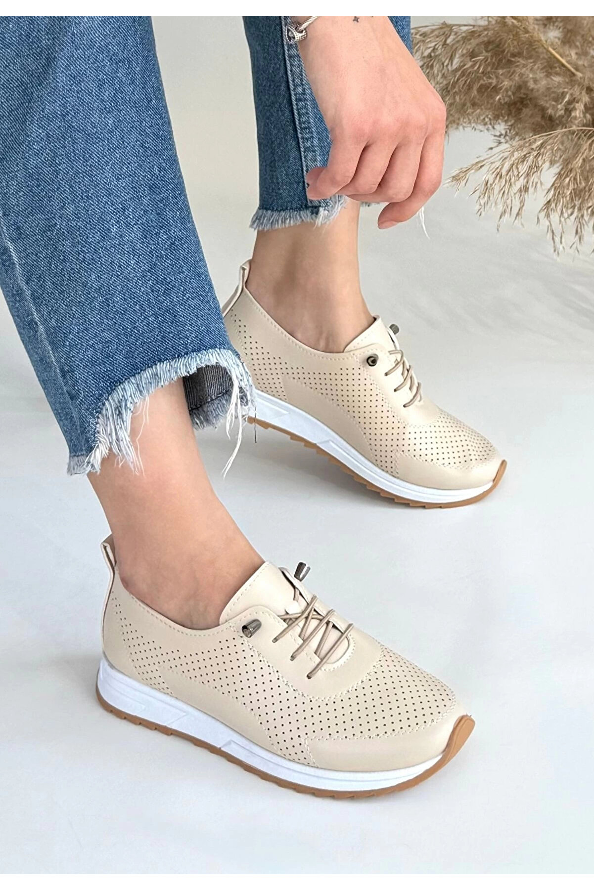 Buti̇k Tone Bej Ci̇lt Bağcıklı Spor Ayakkabı