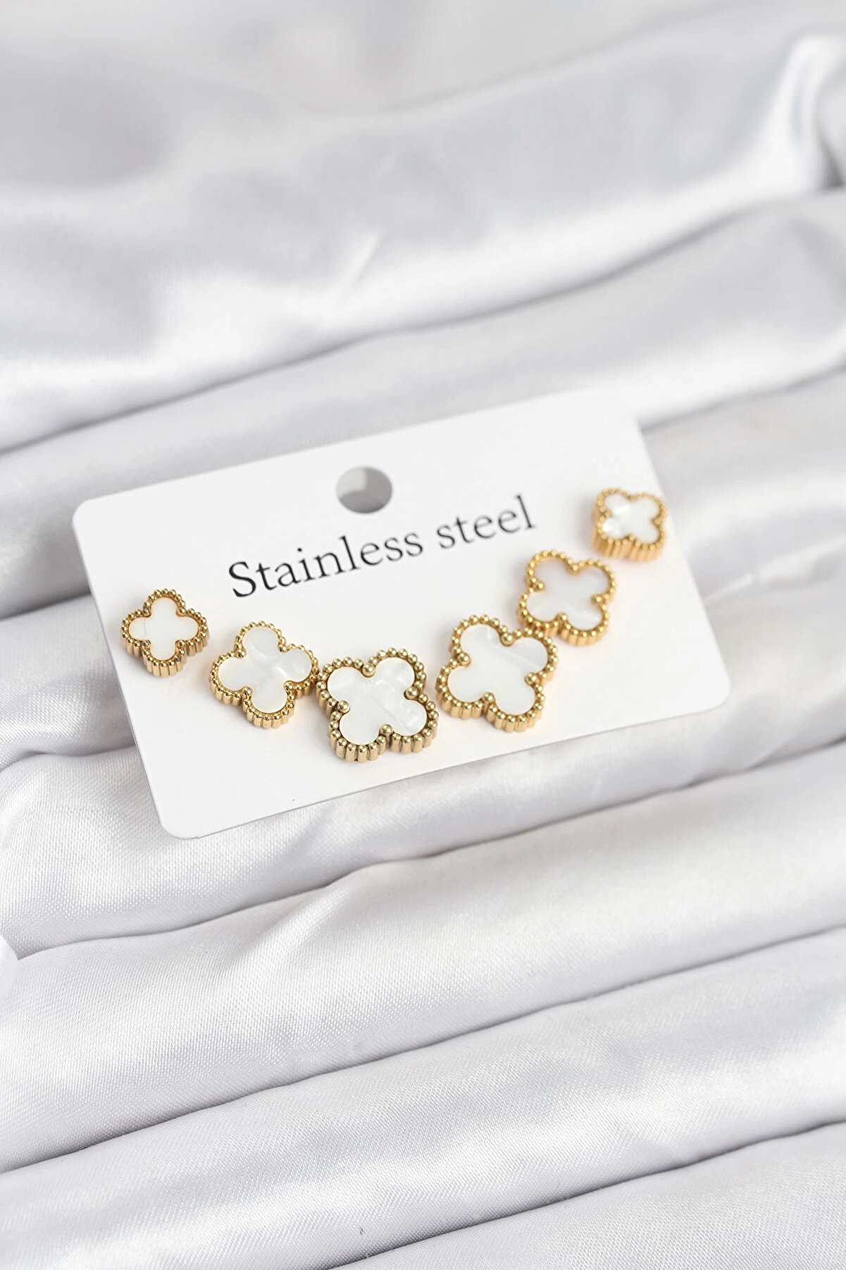 Buti̇k 316L &Ccedil;eli̇k Gold Beyaz Renk 3 Boy Yonca K&uuml;pe Seti̇