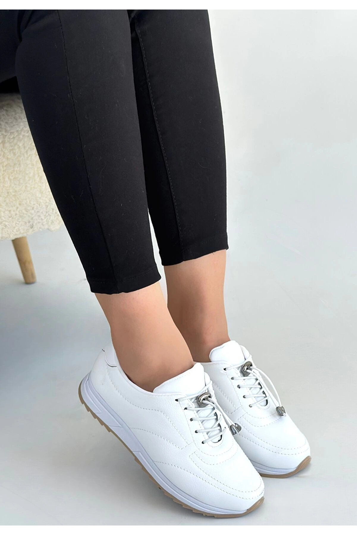 Buti̇k Fi̇nna Beyaz Ci̇lt Bağcıklı Spor Ayakkabı