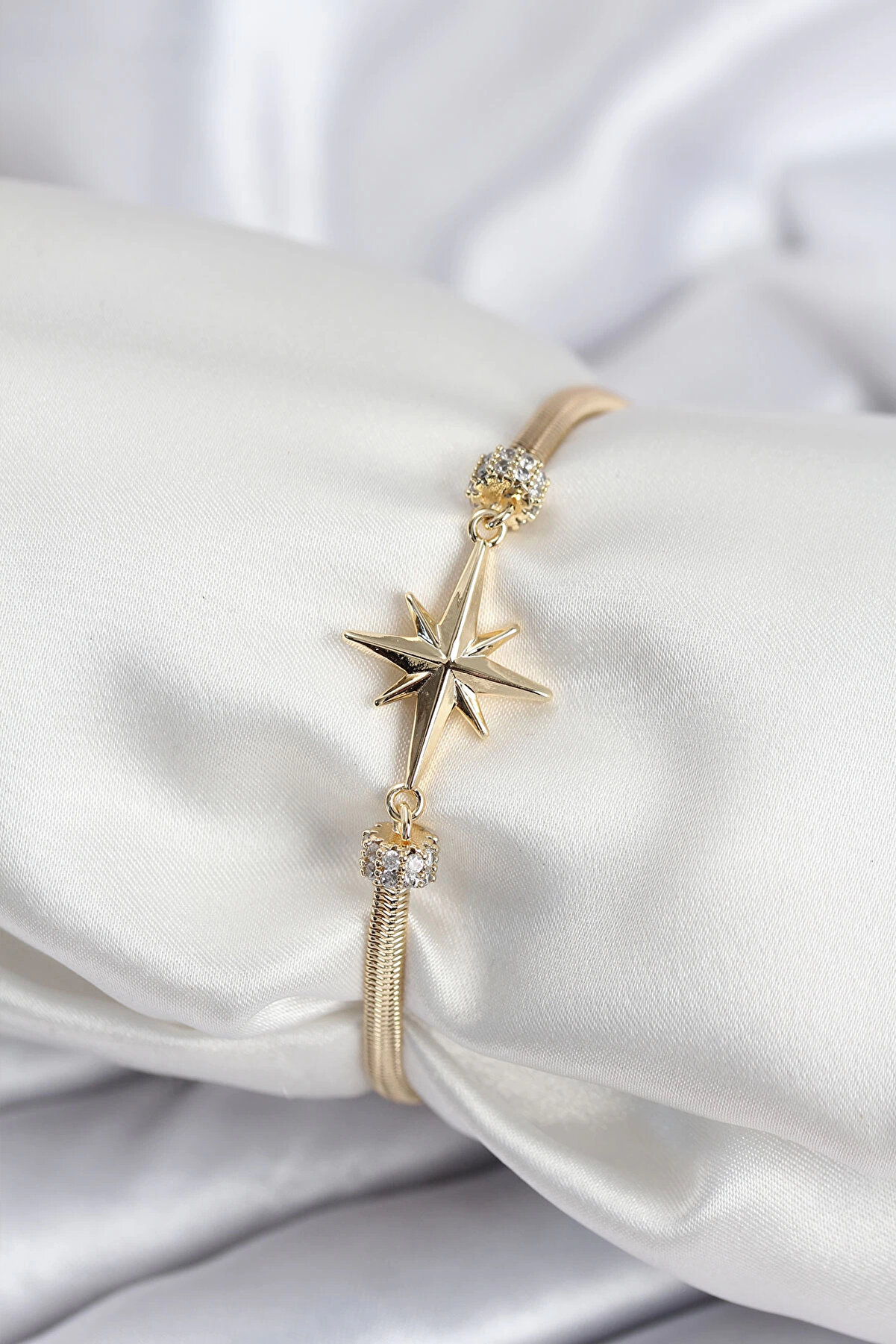 Buti̇k Pi̇ri̇n&ccedil; Vıp Seri̇ Gold Renk Kutup Yıldızı Model Kadın Bi̇lekli̇k