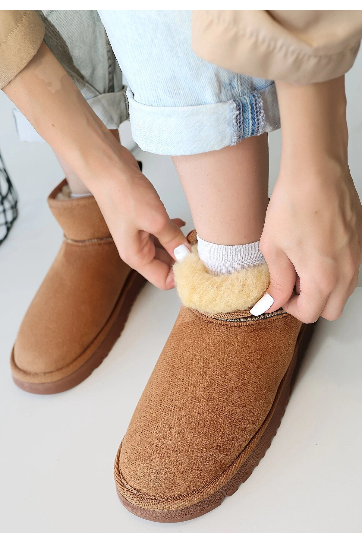 Buti̇k Elsa Taba S&uuml;et Bot