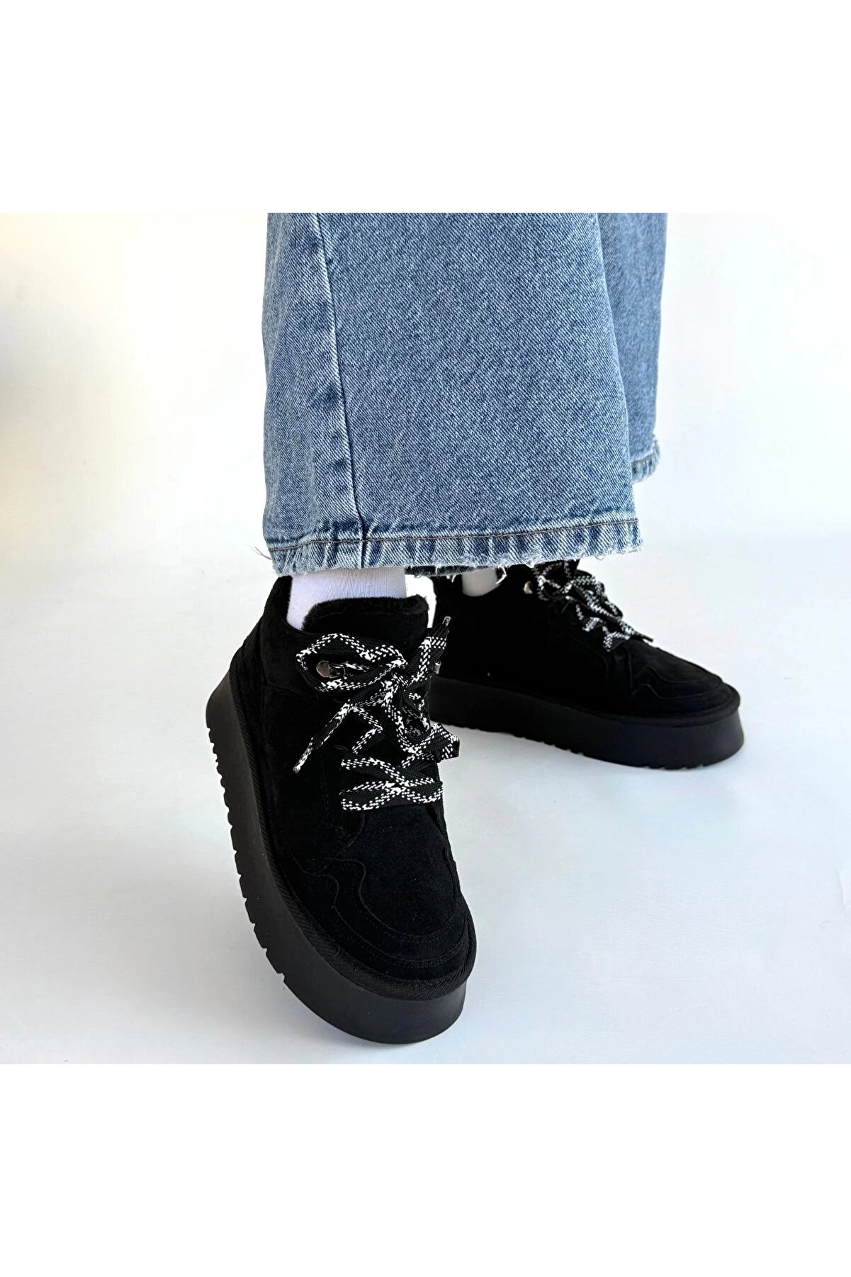 Buti̇k Muden Si̇yah S&uuml;et Bağcıklı Bot