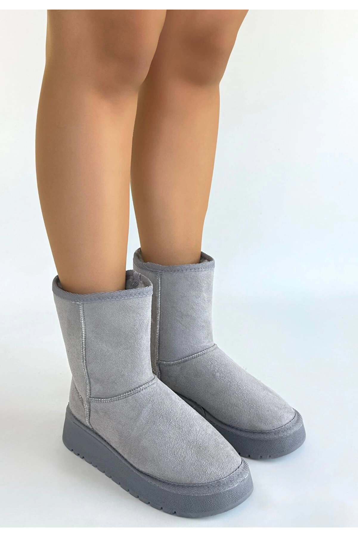 Buti̇k Sophi̇a Gri̇ S&uuml;et Bot