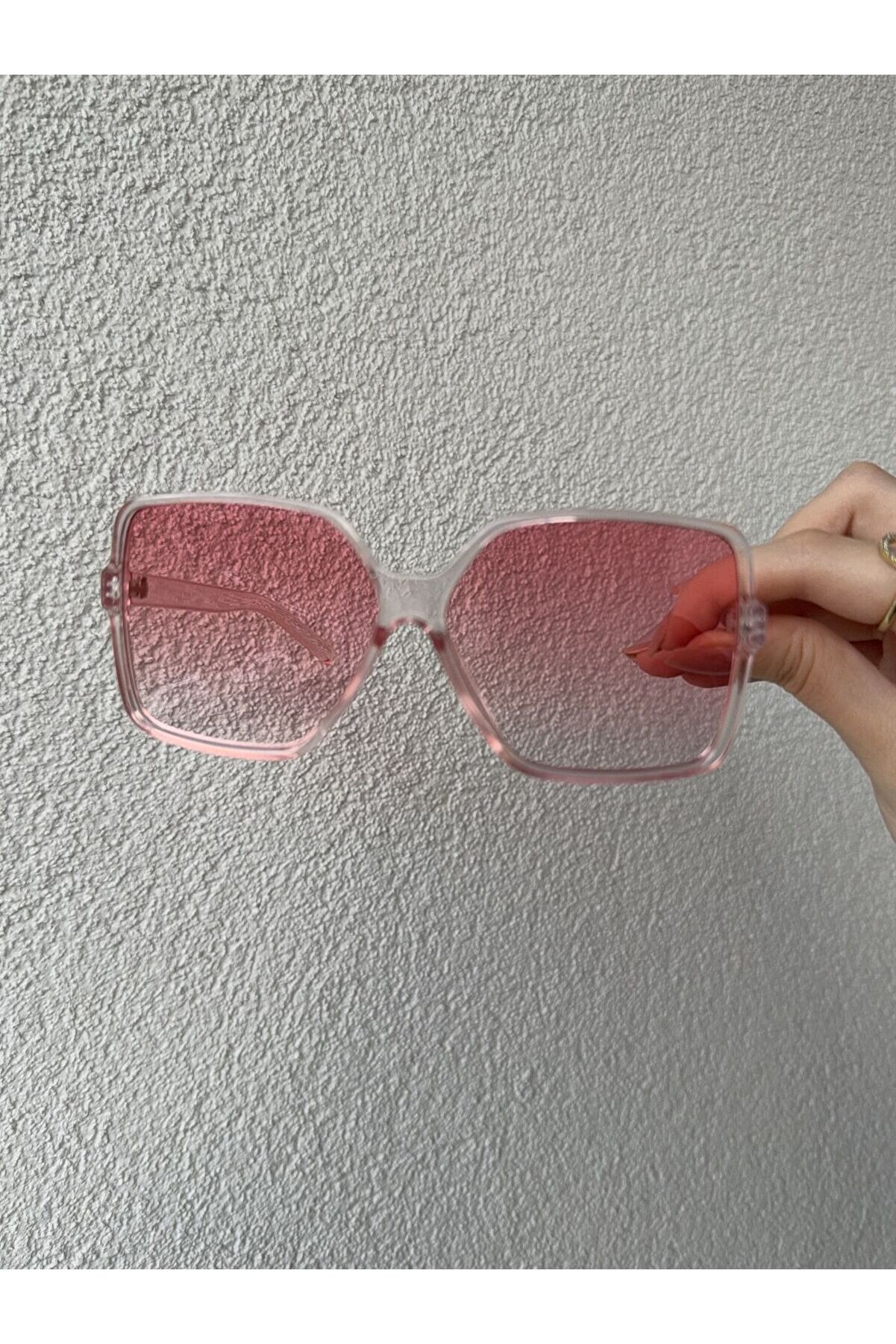 Ateli̇er Emi̇ne Pi̇nky Güneş Gözlüğü