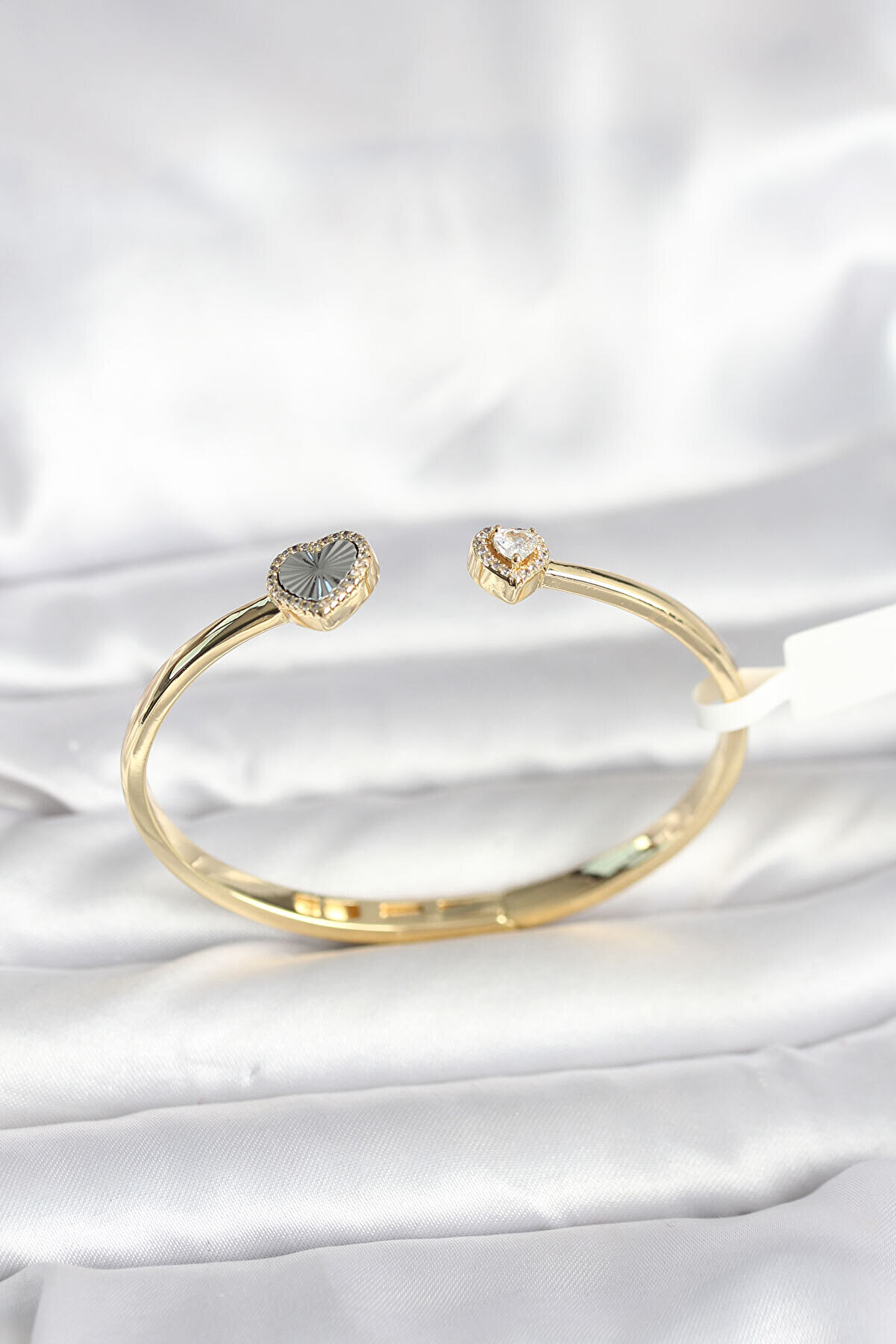 Toptan Bulurum Evyora Pi̇ri̇n&ccedil; Gold Renk Kalpli̇ Model Kadın Kelep&ccedil;e Bi̇lekli̇k