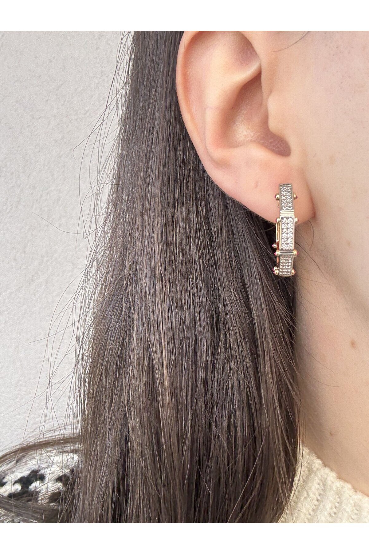 Ateli̇er Emi̇ne Zi̇rkon Detay Çokgen Küpe