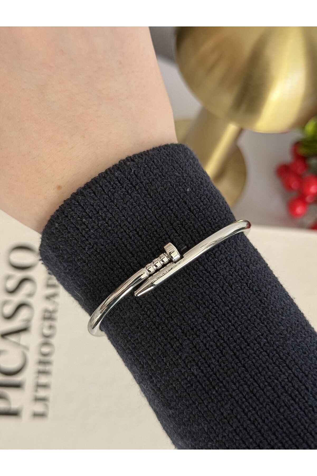 Ateli̇er Emi̇ne Gümüş Çi̇vi̇ Model Kelepçe Bi̇lekli̇k