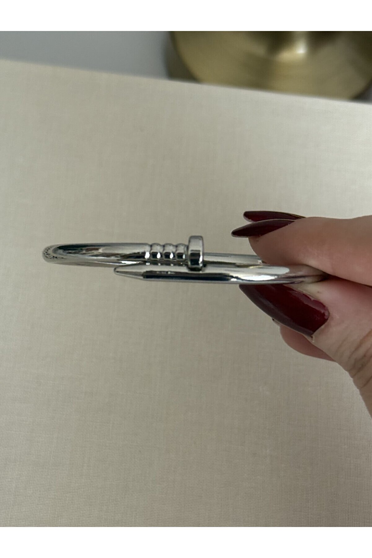 Ateli̇er Emi̇ne Gümüş Çi̇vi̇ Model Kelepçe Bi̇lekli̇k