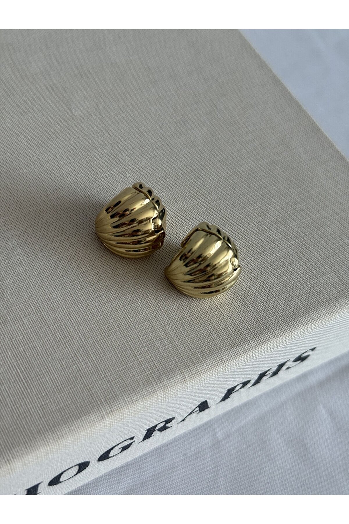 Ateli̇er Emi̇ne Deni̇z Kabuğu Moti̇f Küpe