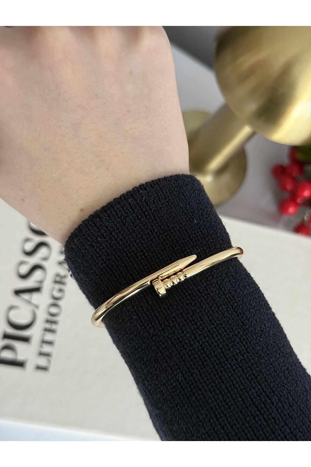 Ateli̇er Emi̇ne Çi̇vi̇ Model Kelepçe Bi̇lekli̇k