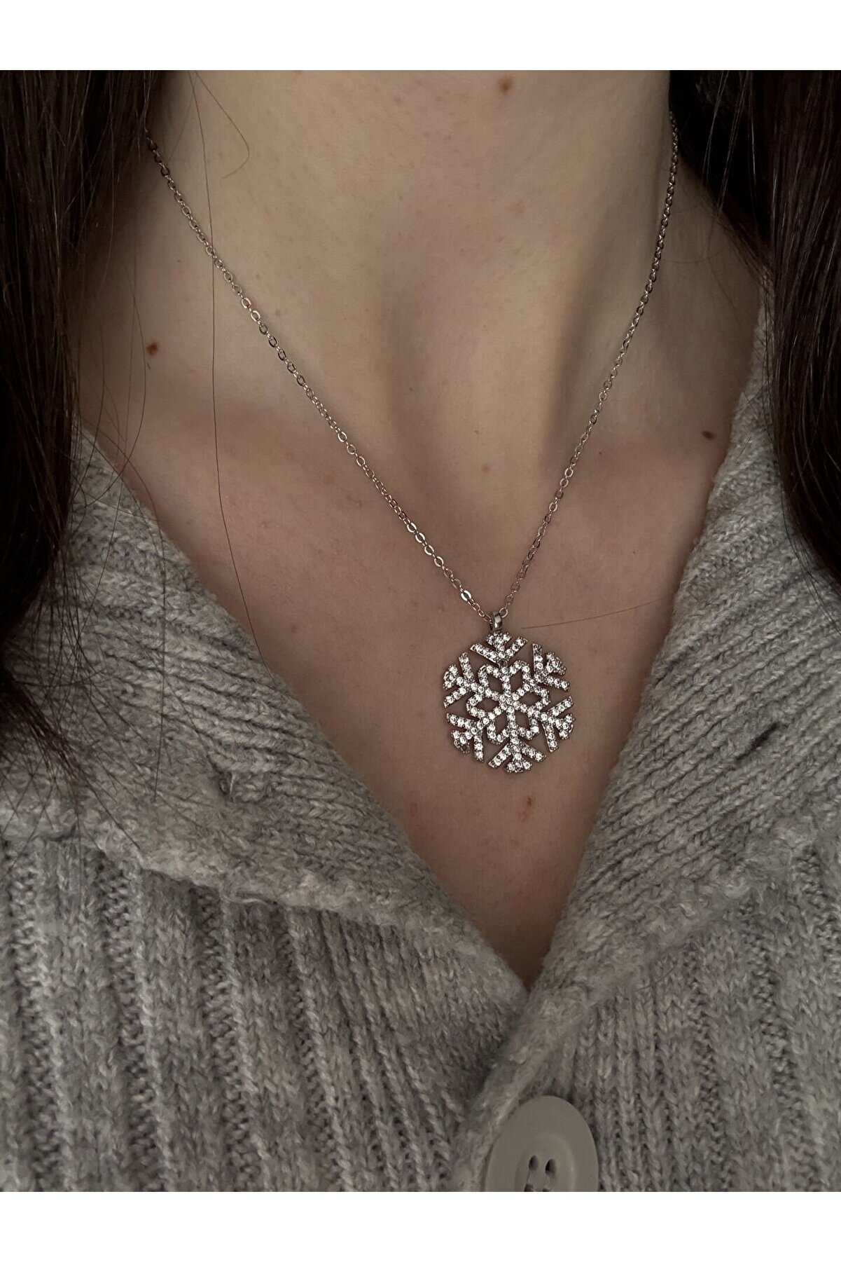 Ateli̇er Emi̇ne İri̇ Kar Tanesi̇ Kolye