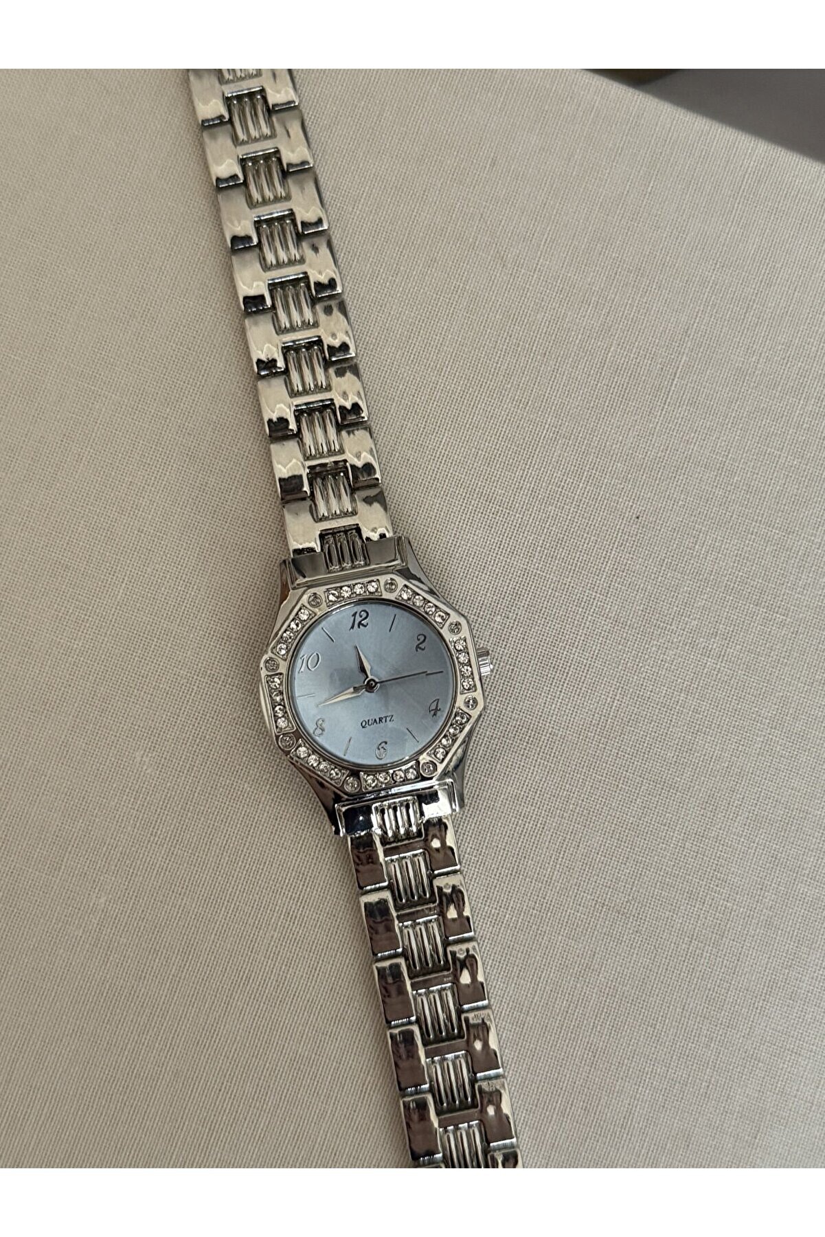 Ateli̇er Emi̇ne Mavi̇ Cam Si̇lver Detay Saat