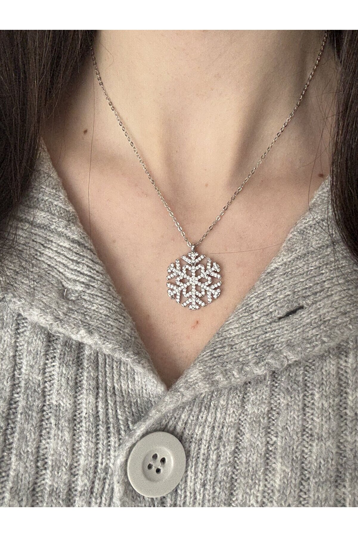 Ateli̇er Emi̇ne İri̇ Kar Tanesi̇ Kolye