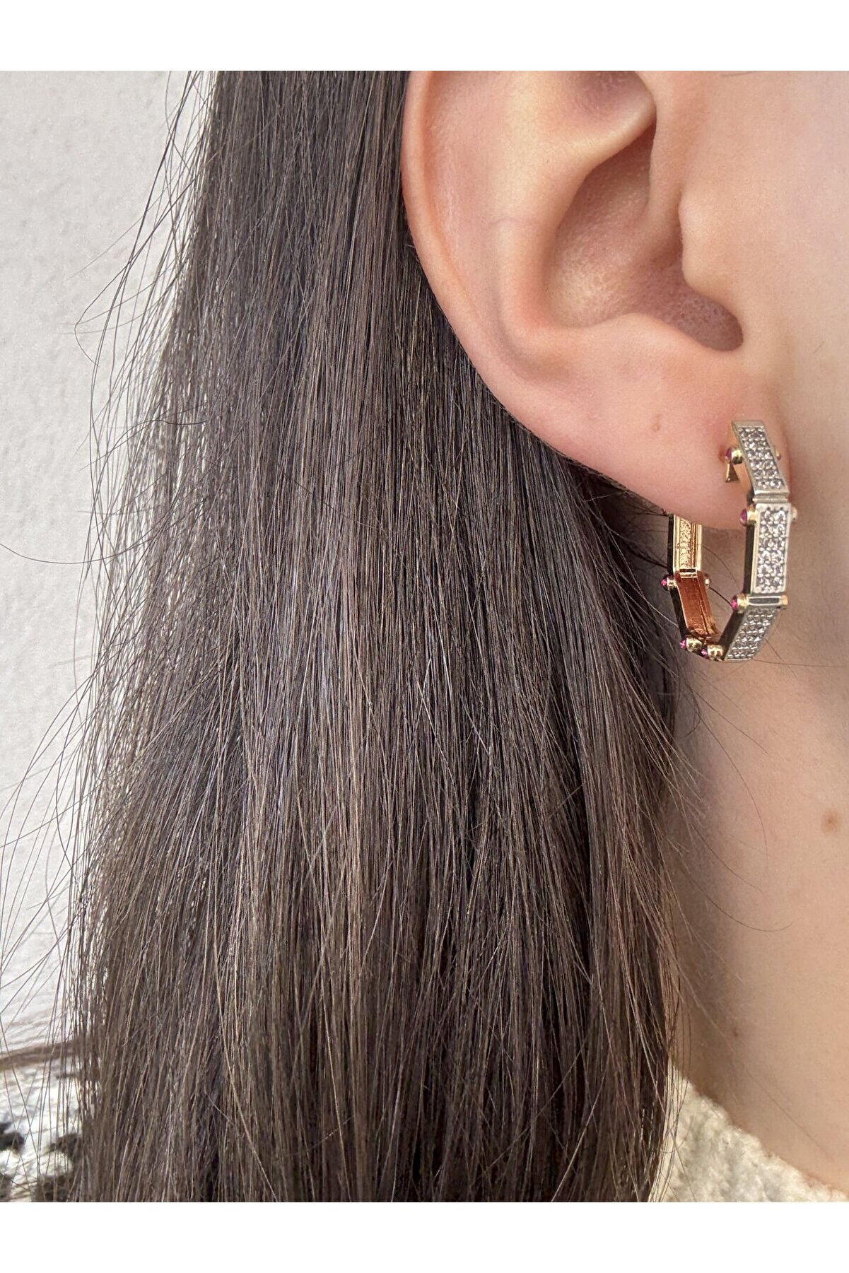 Ateli̇er Emi̇ne Zi̇rkon Detay Çokgen Küpe