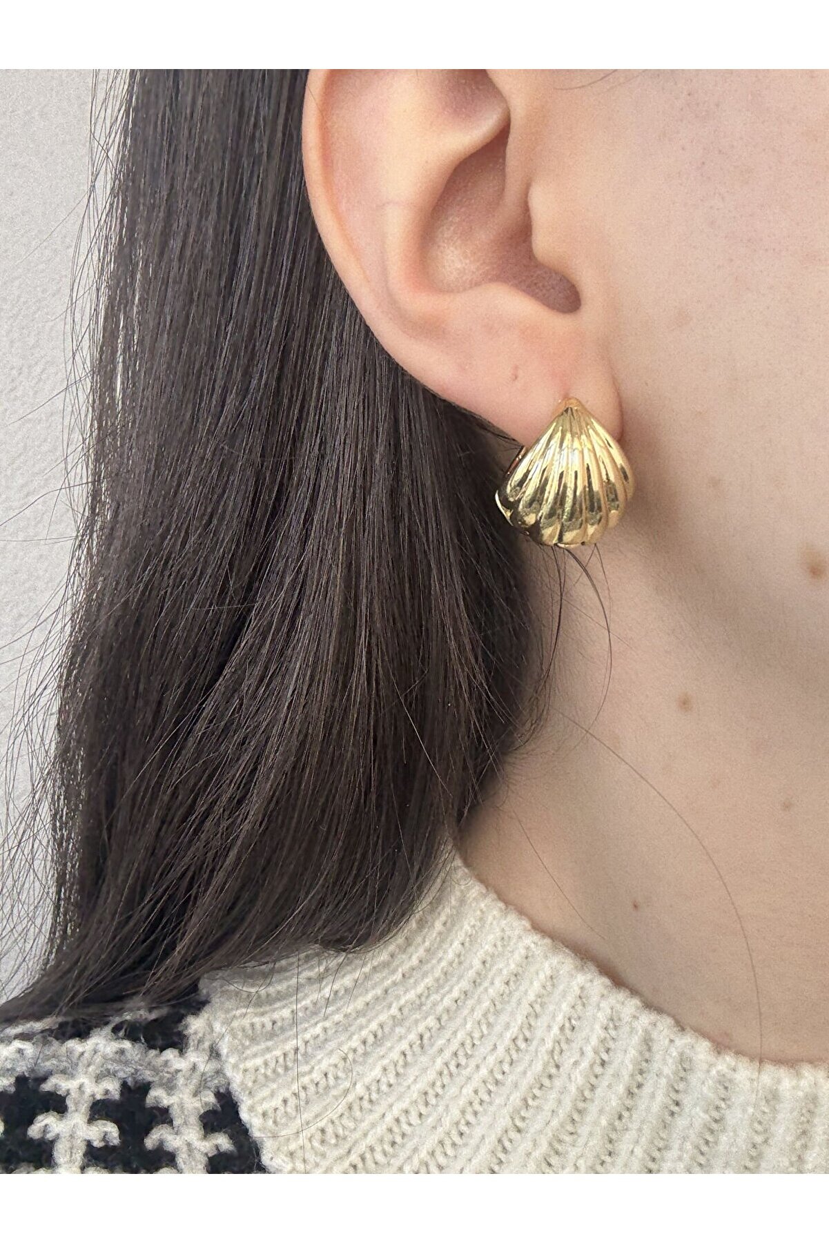 Ateli̇er Emi̇ne Deni̇z Kabuğu Moti̇f Küpe