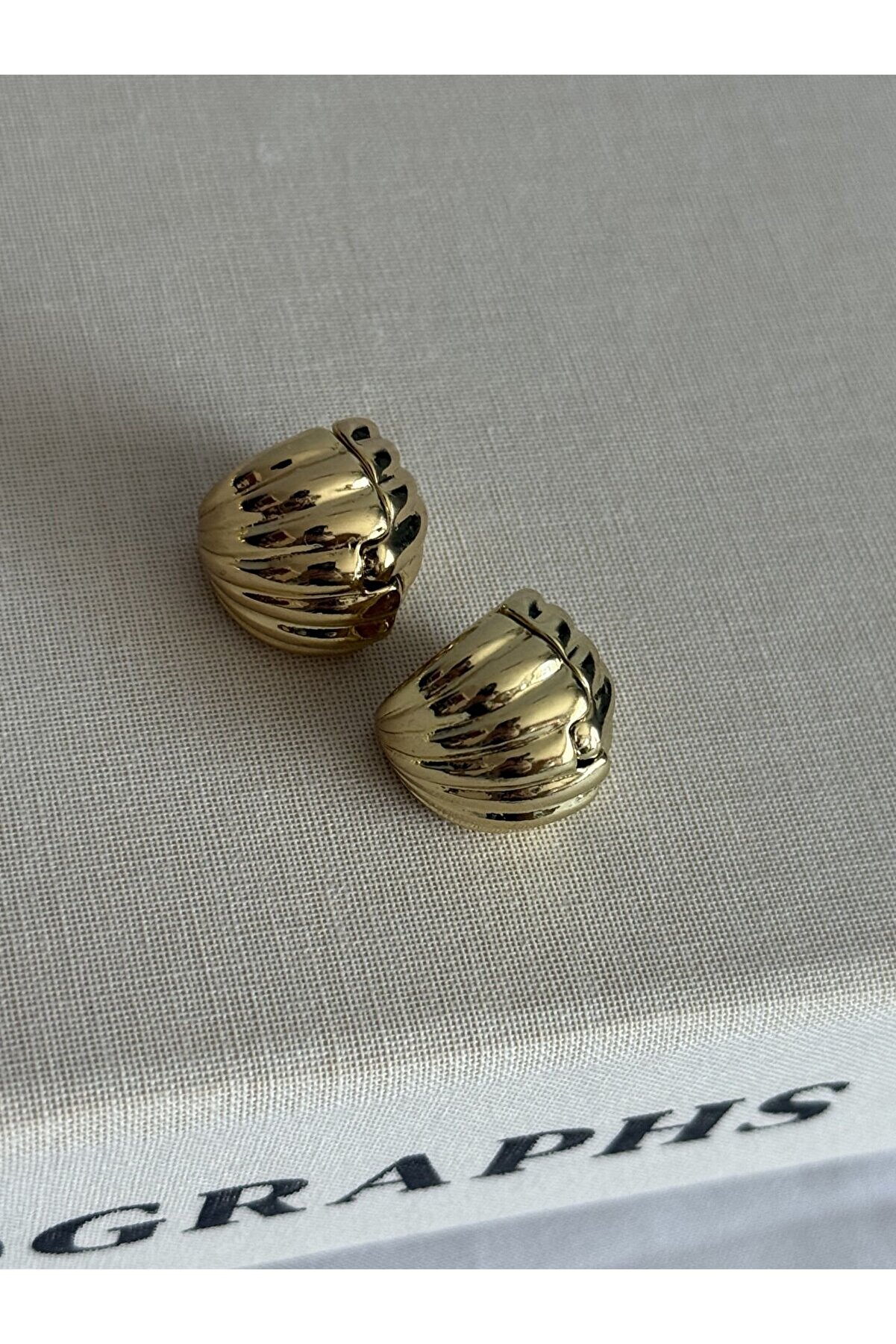 Ateli̇er Emi̇ne Deni̇z Kabuğu Moti̇f Küpe