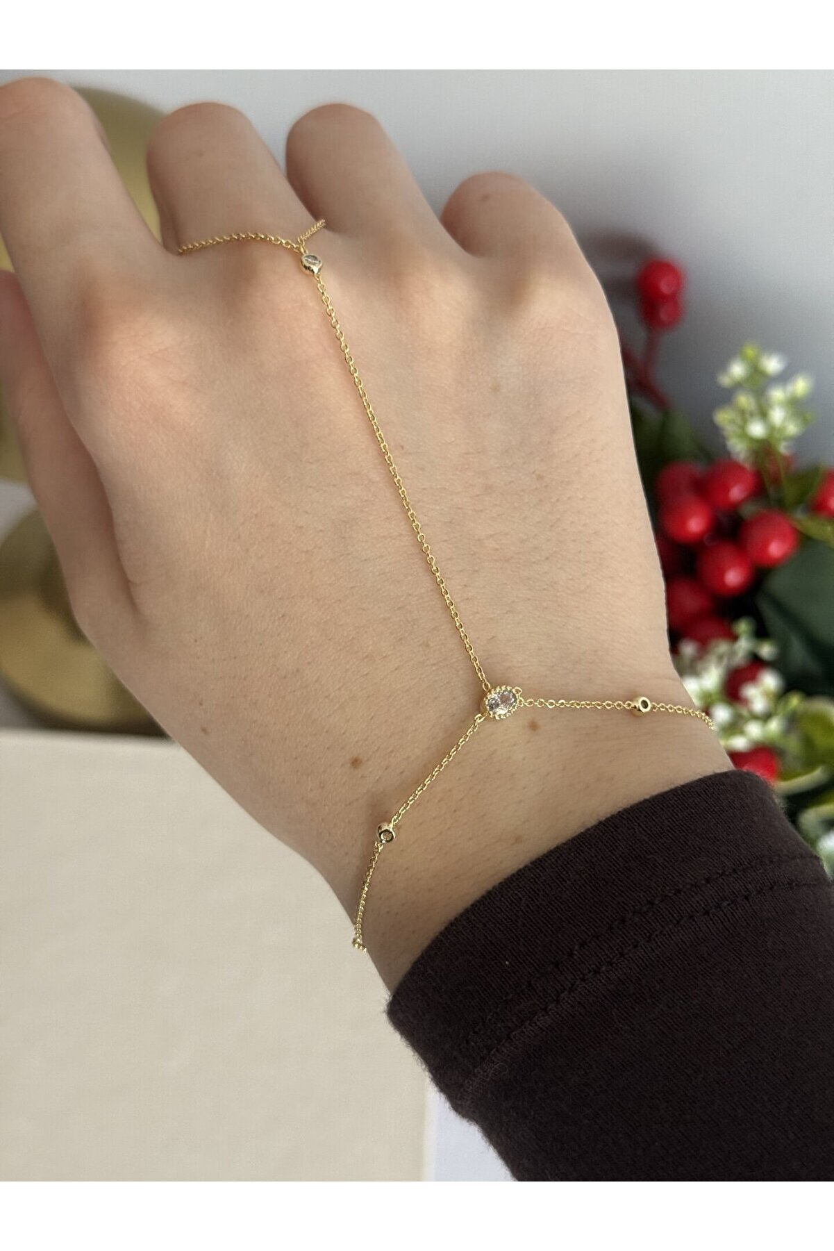 Ateli̇er Emi̇ne Oval Taş Detaylı Şahmeran