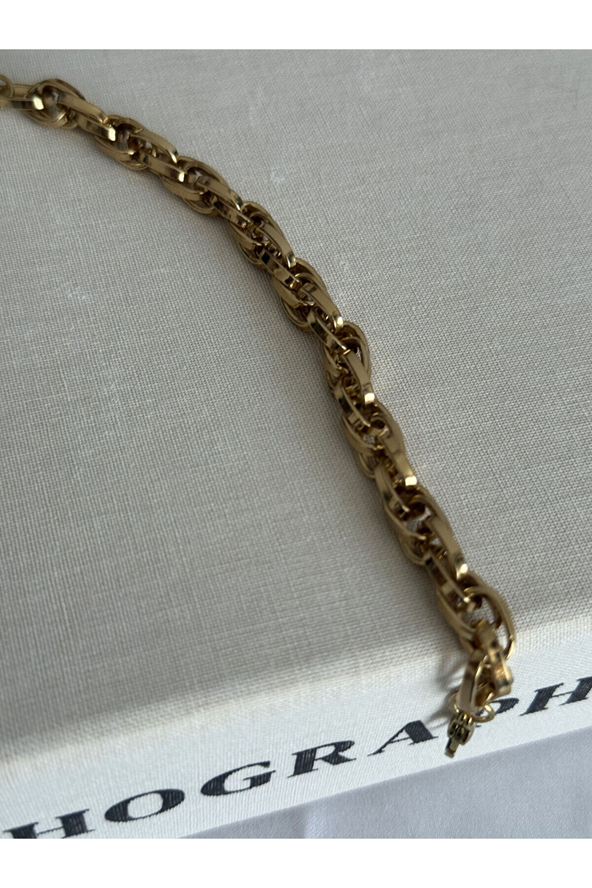 Ateli̇er Emi̇ne Zi̇nci̇r Model Bi̇lekli̇k